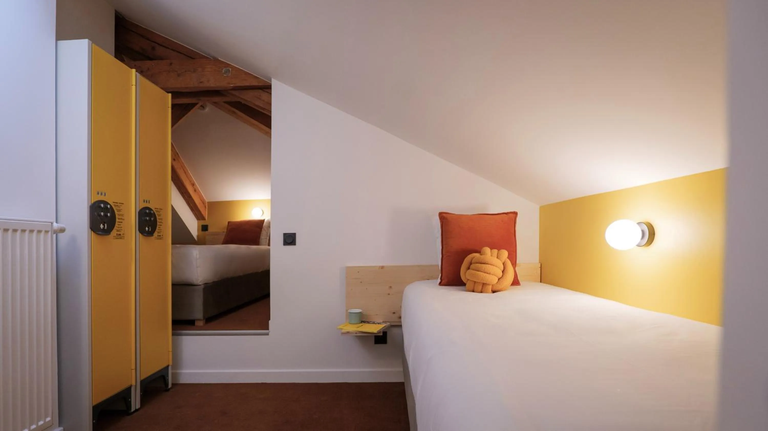 Photo of the whole room, Bed in PlanB - Living Saint-Gervais