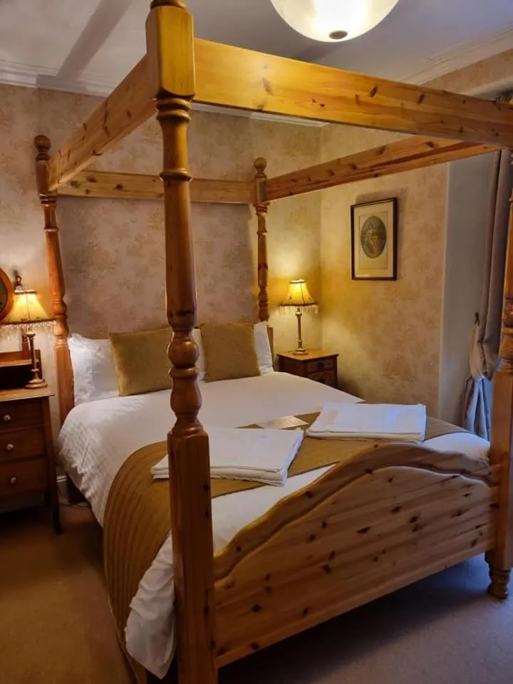 Property building, Bed in St Vincent Guest House