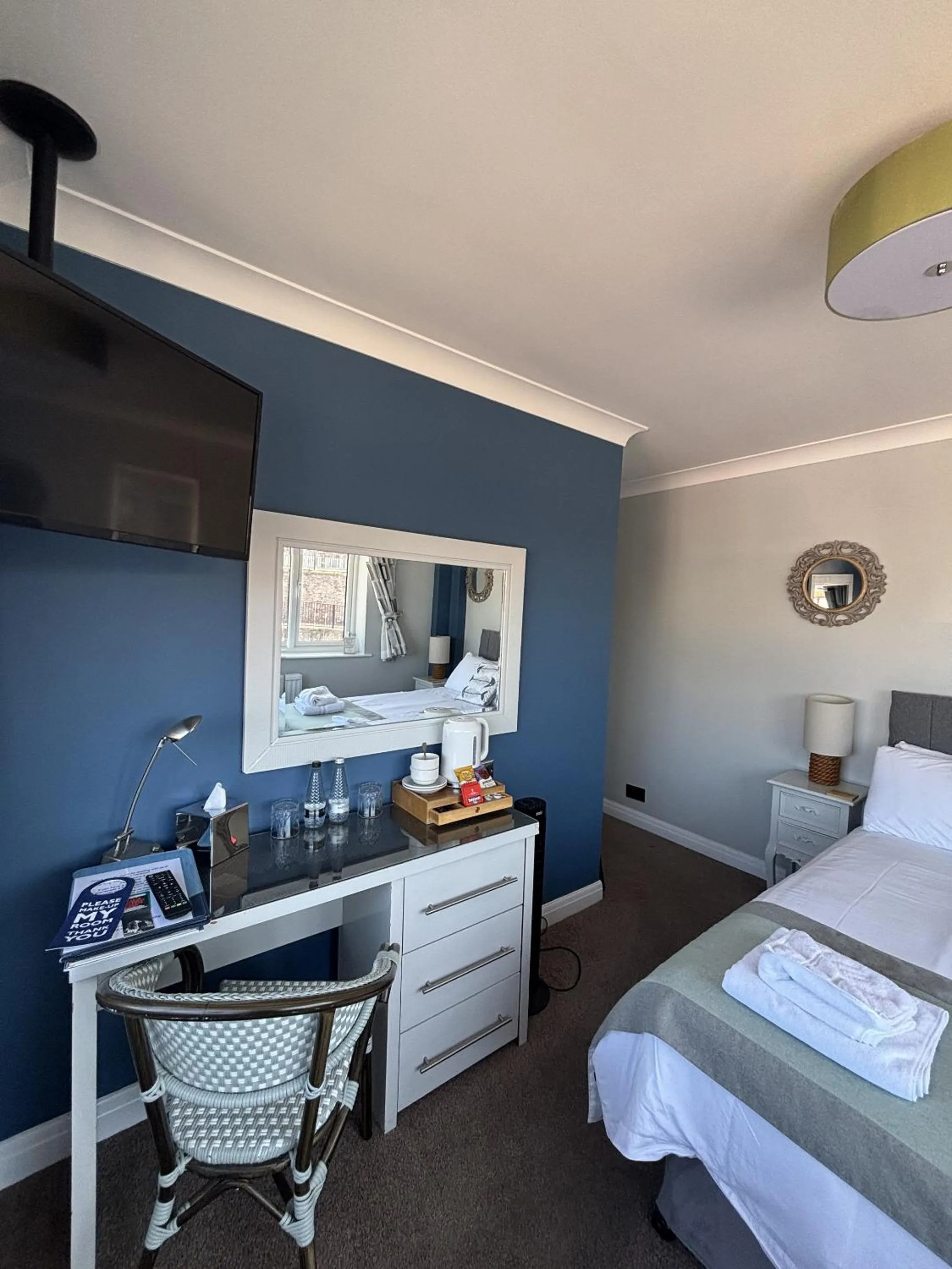 Bedroom, Bed in Salt on the Harbour