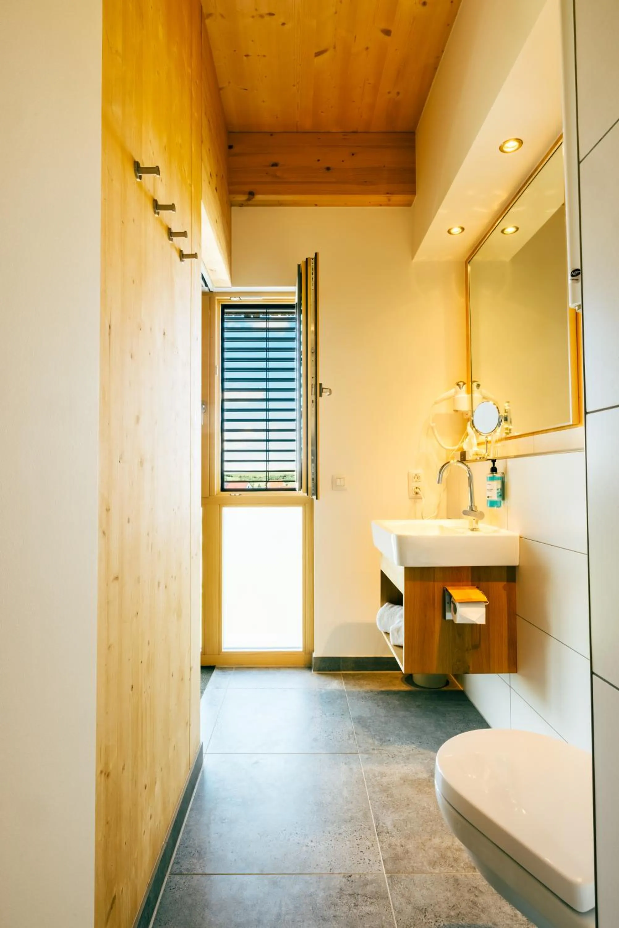 Bathroom in Ökohotel aus Holz Alea Eco