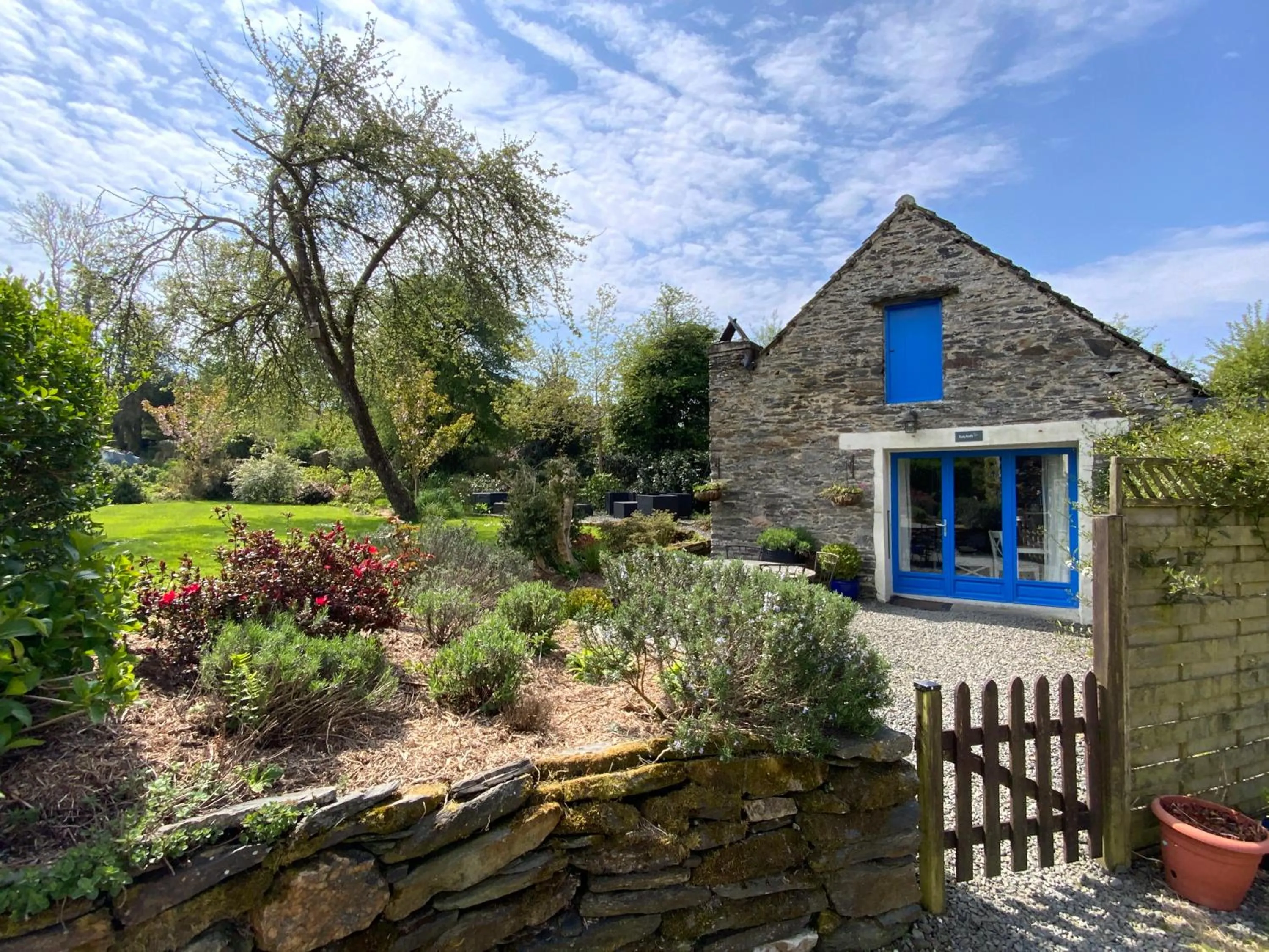 Hayloft at Kergudon Gîtes, Couples' gîte with pool
