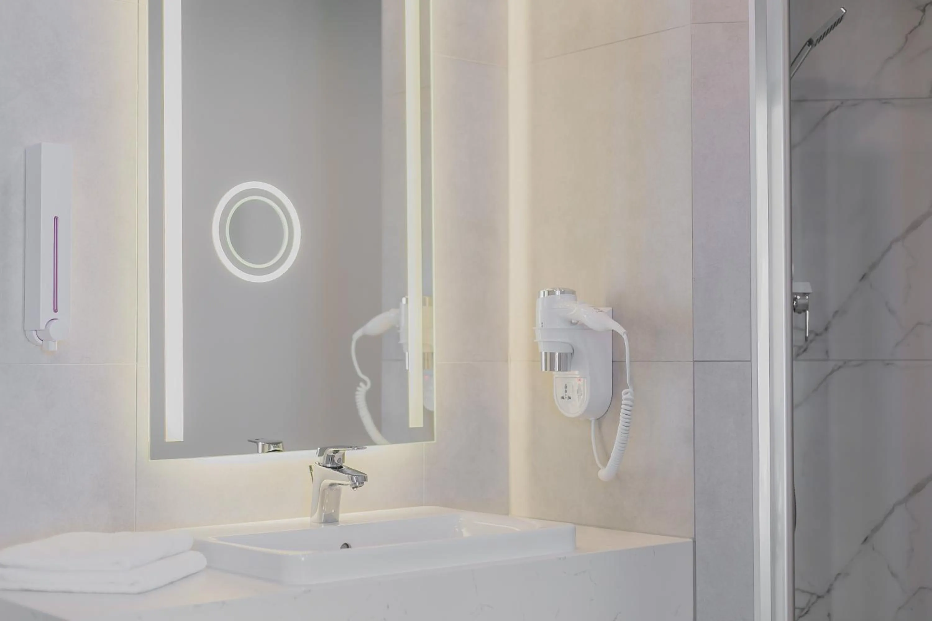 Bathroom in B&B HOTEL Warsaw East