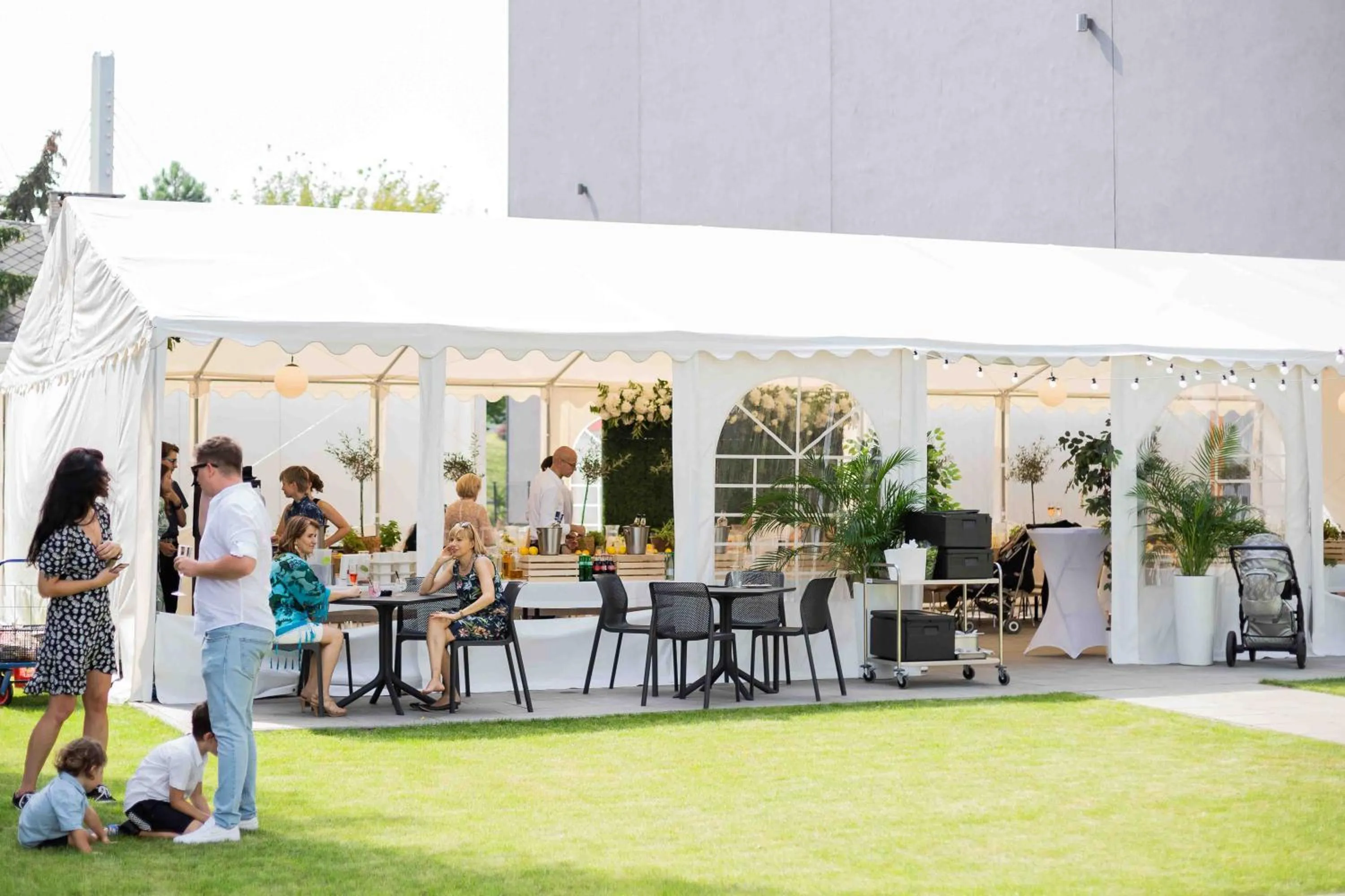 Garden, Banquet Facilities in V Hotel Warsaw