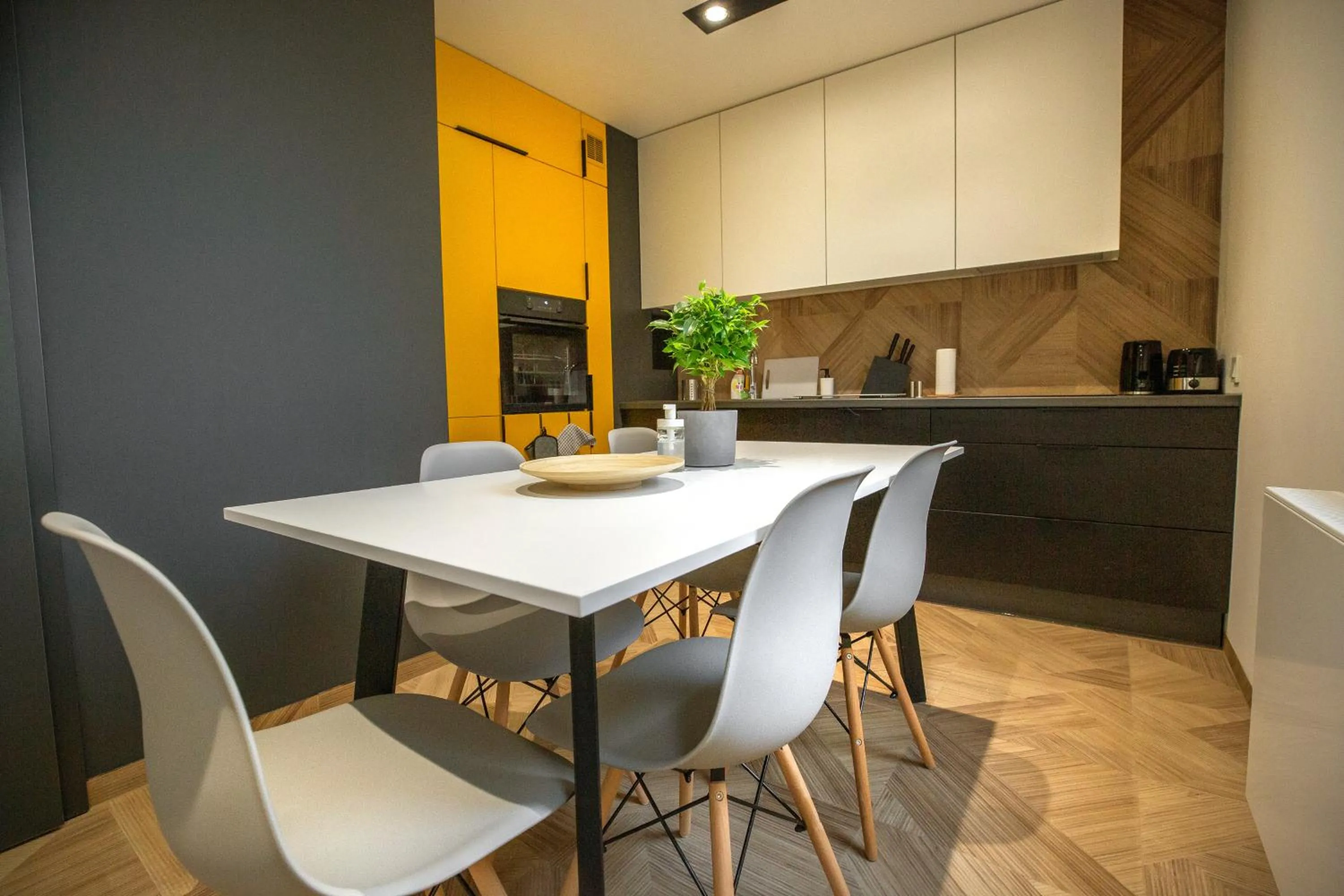 Communal kitchen in iroom