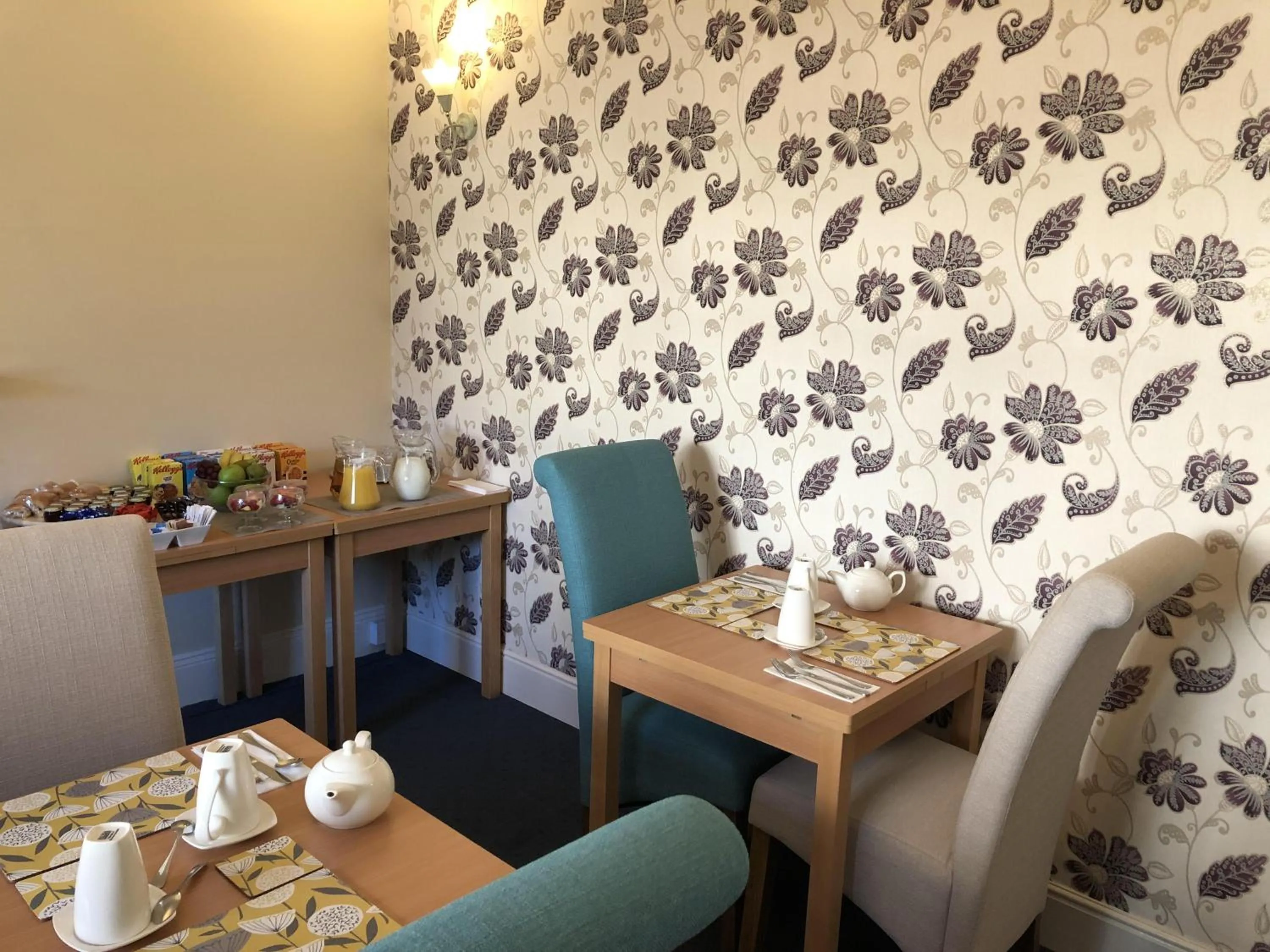 Dining area in Harbour Lodge B&B