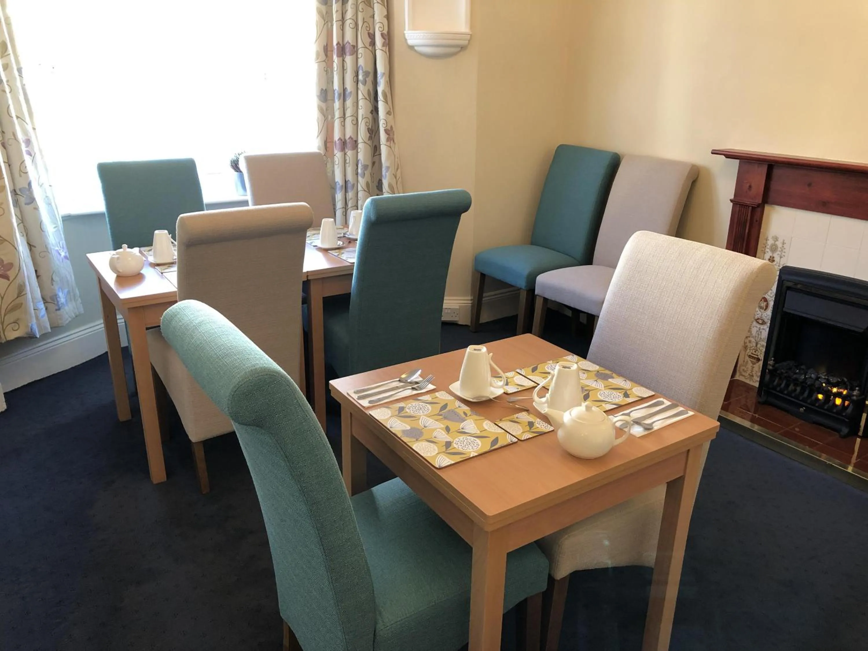 Dining area in Harbour Lodge B&B
