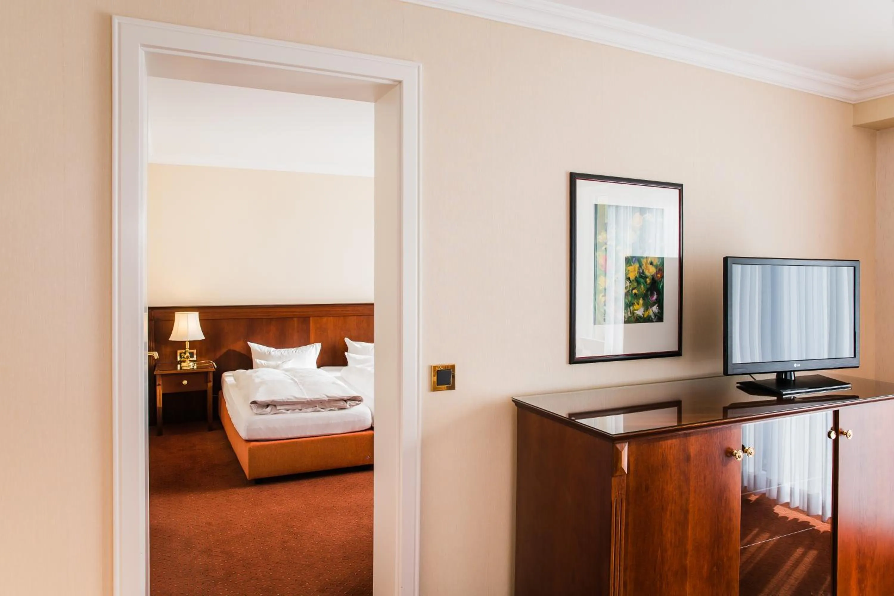 Photo of the whole room, Bed in Hotel Villa Marburg im Park