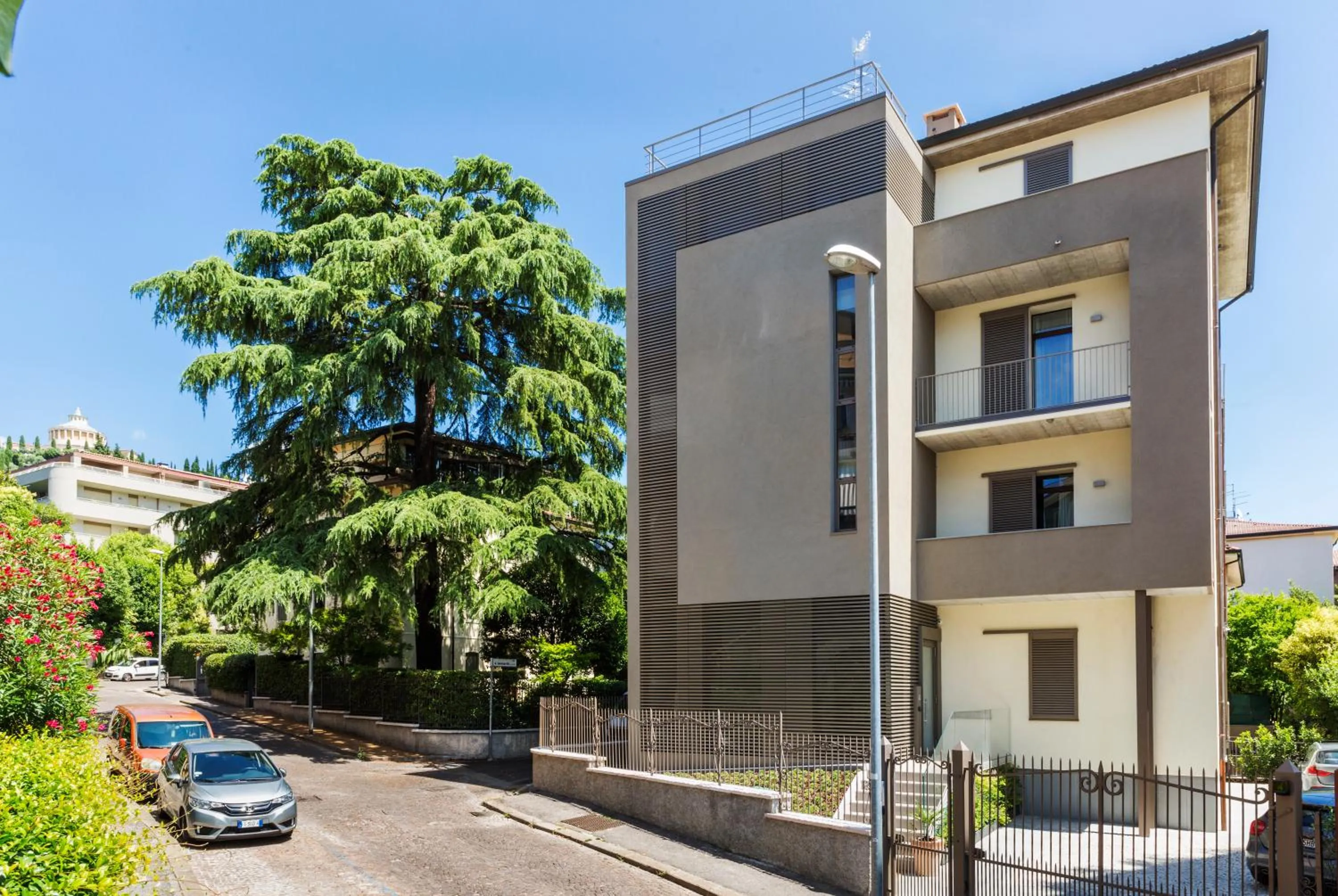 Property building in San Leonardo Suites