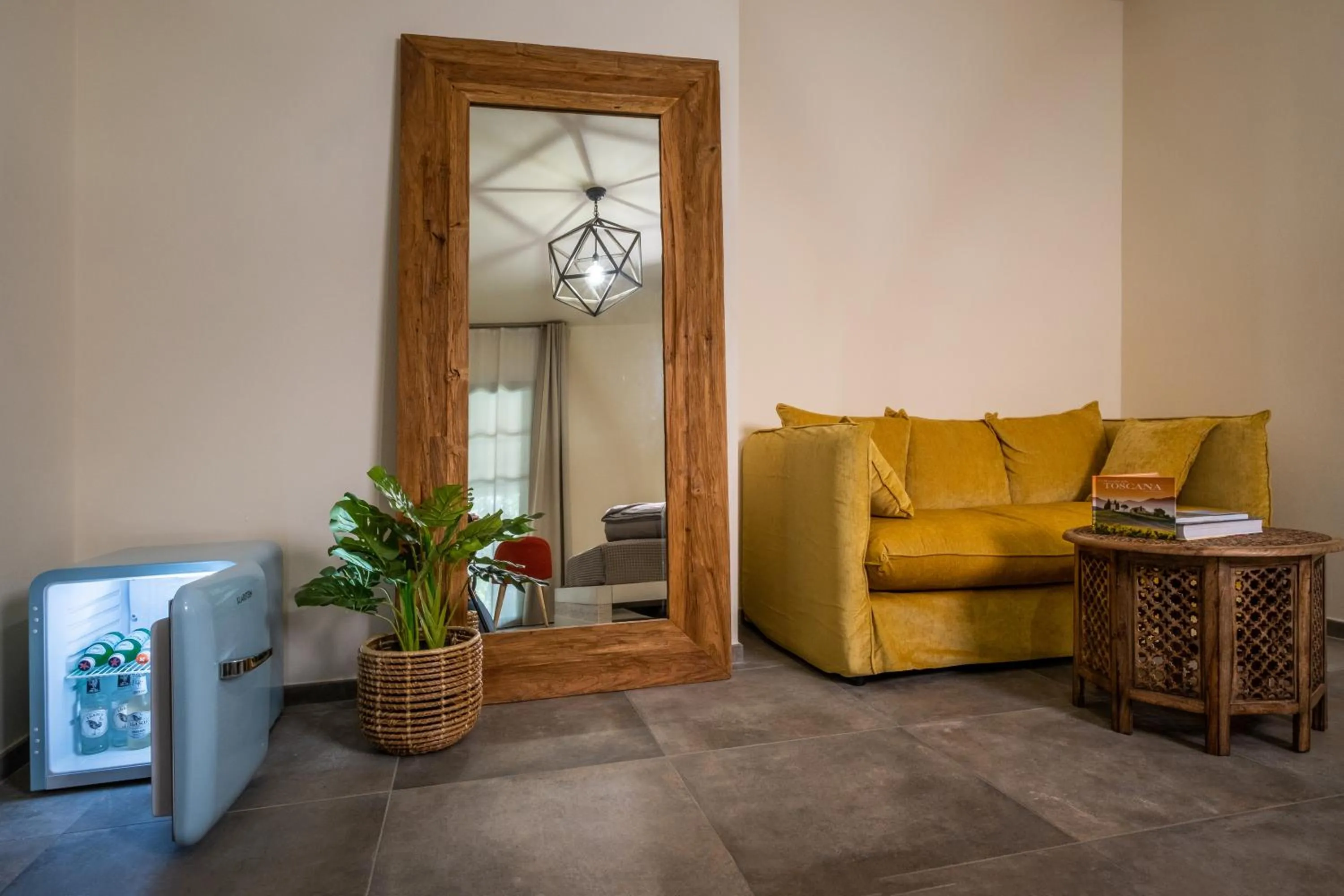 Decorative detail in Relais San Baio