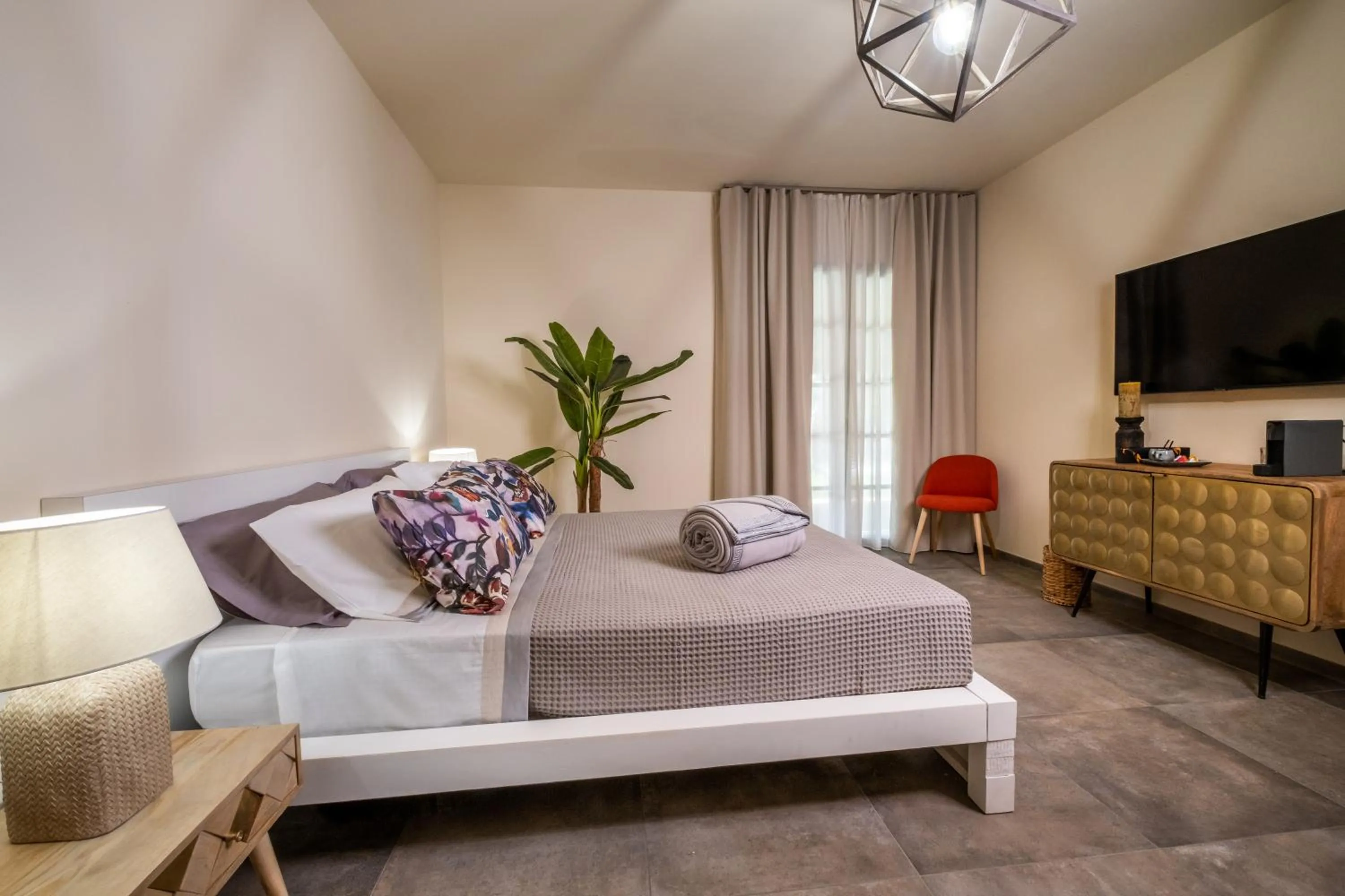 TV and multimedia, Bed in Relais San Baio