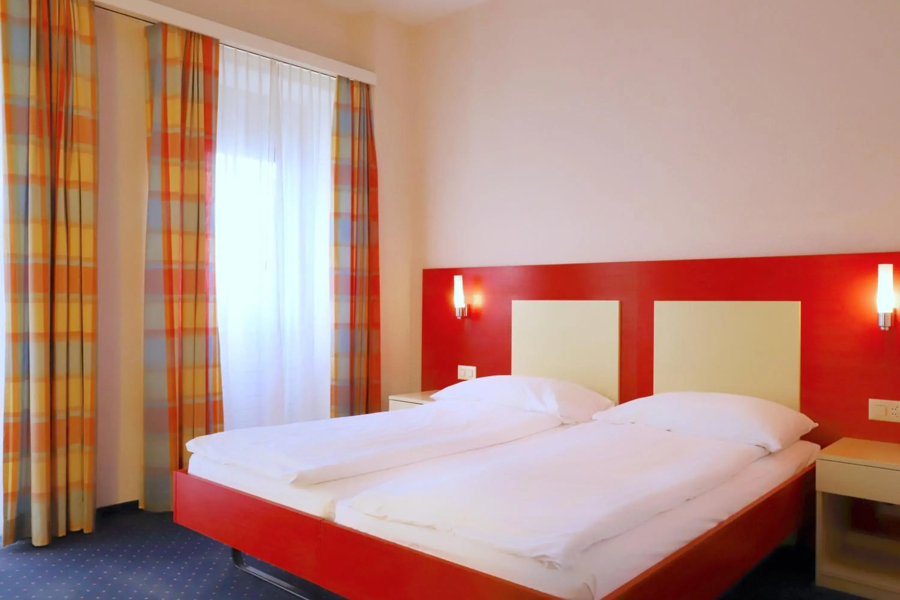 Panorama Double Room with Balcony and Lake View in Hotel Arancio Panorama Double Room with Balcony and Lake View in Hotel Arancio