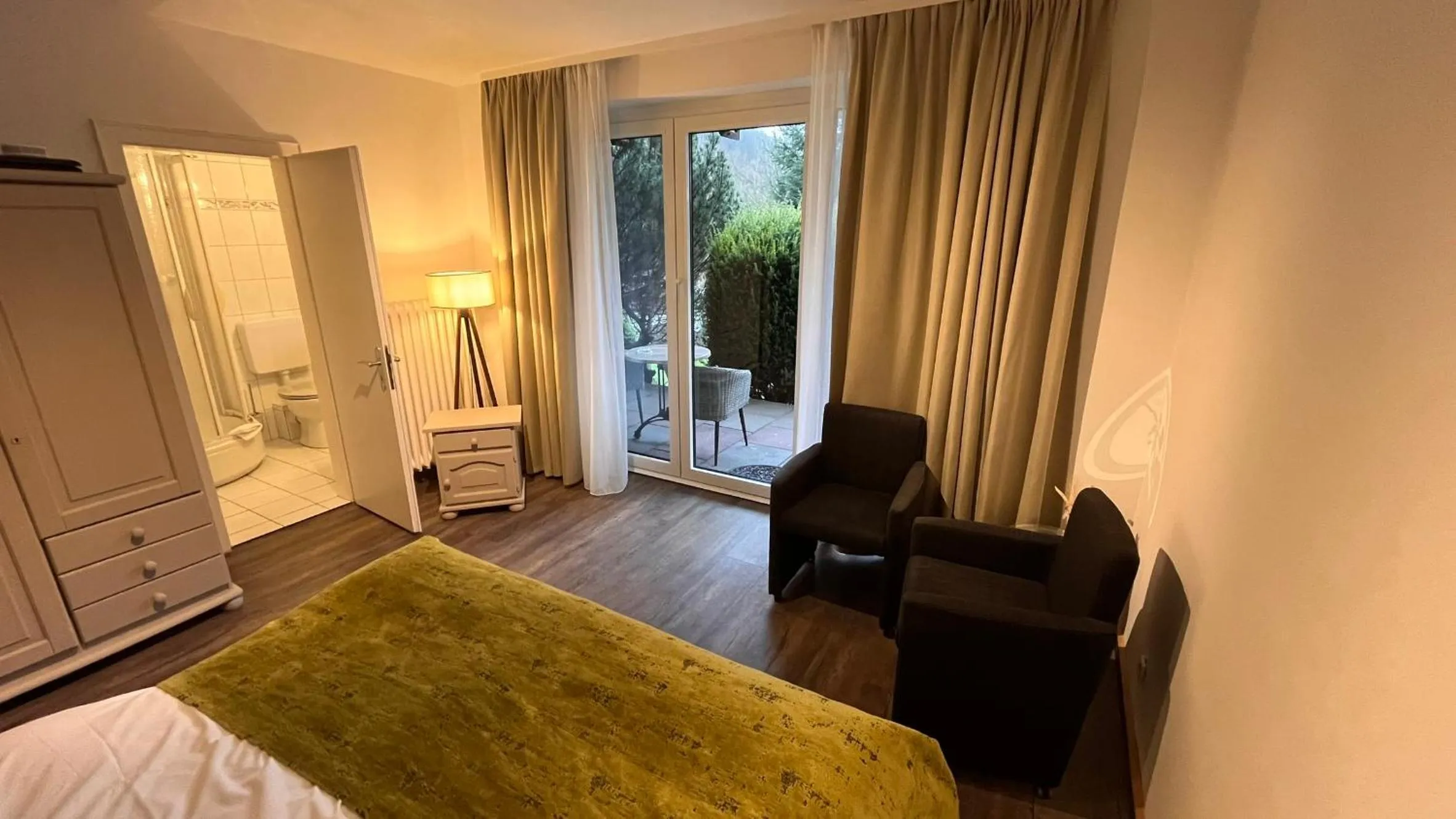 Bathroom, Bed in Harz hotel Iris