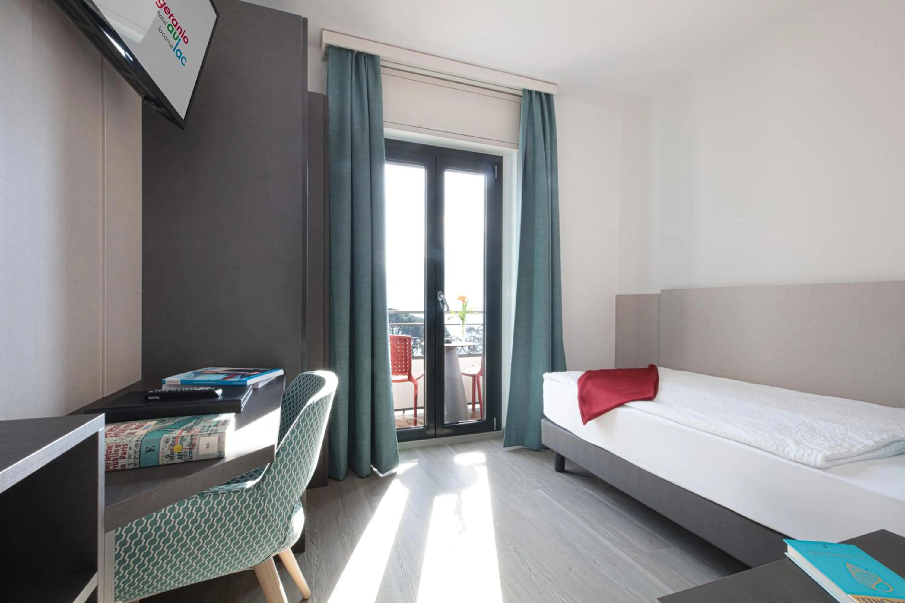 Bedroom, Bed in Hotel Geranio Au Lac