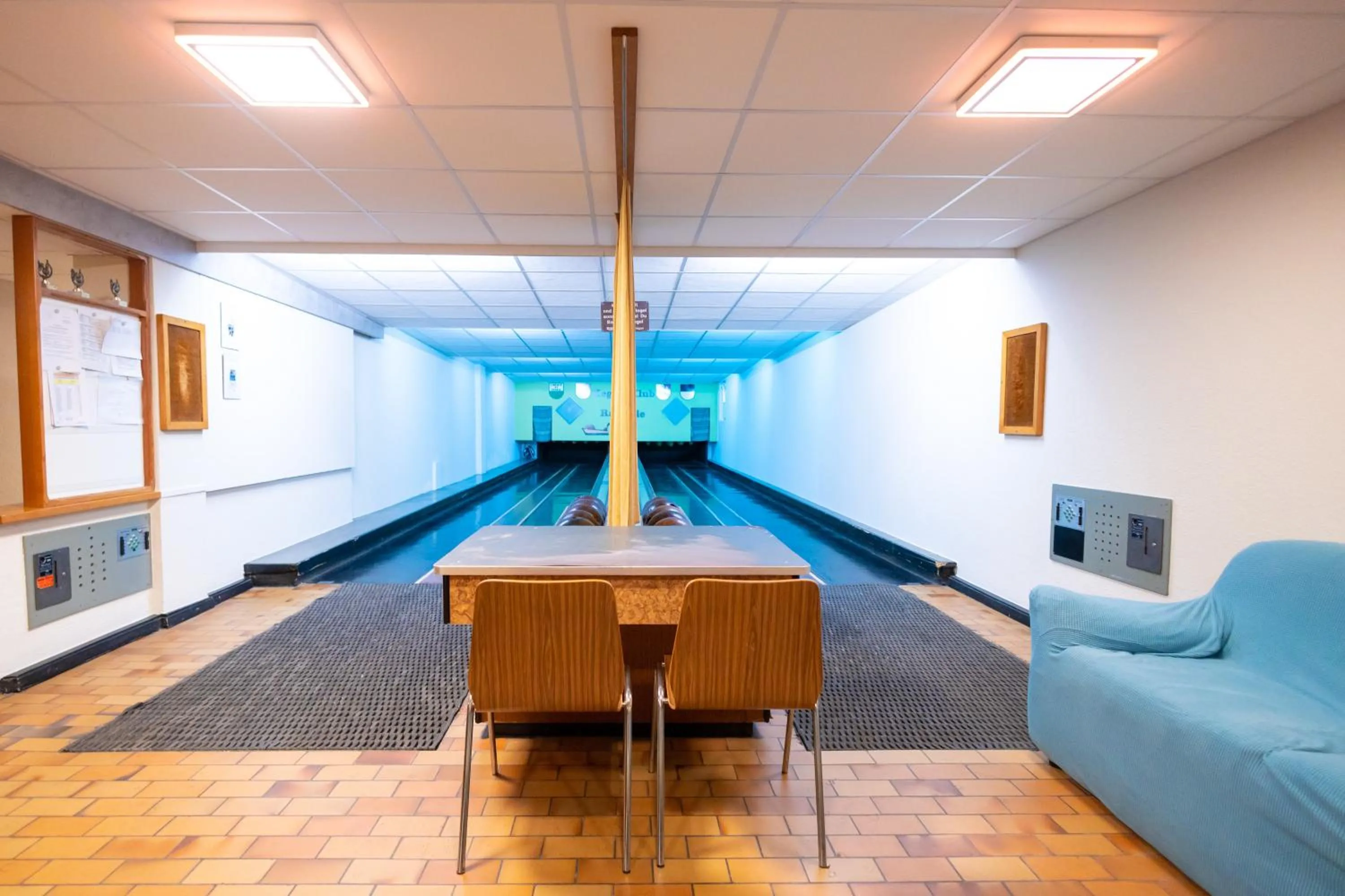 Bowling in Agence ALV - Art Le Vin