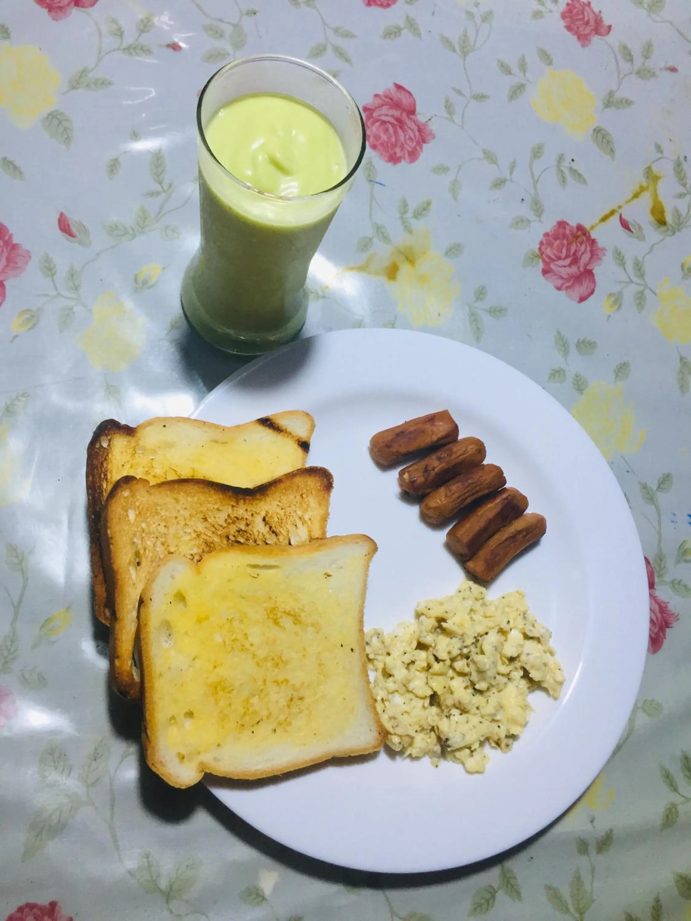 Breakfast in Hotel ColdWorld