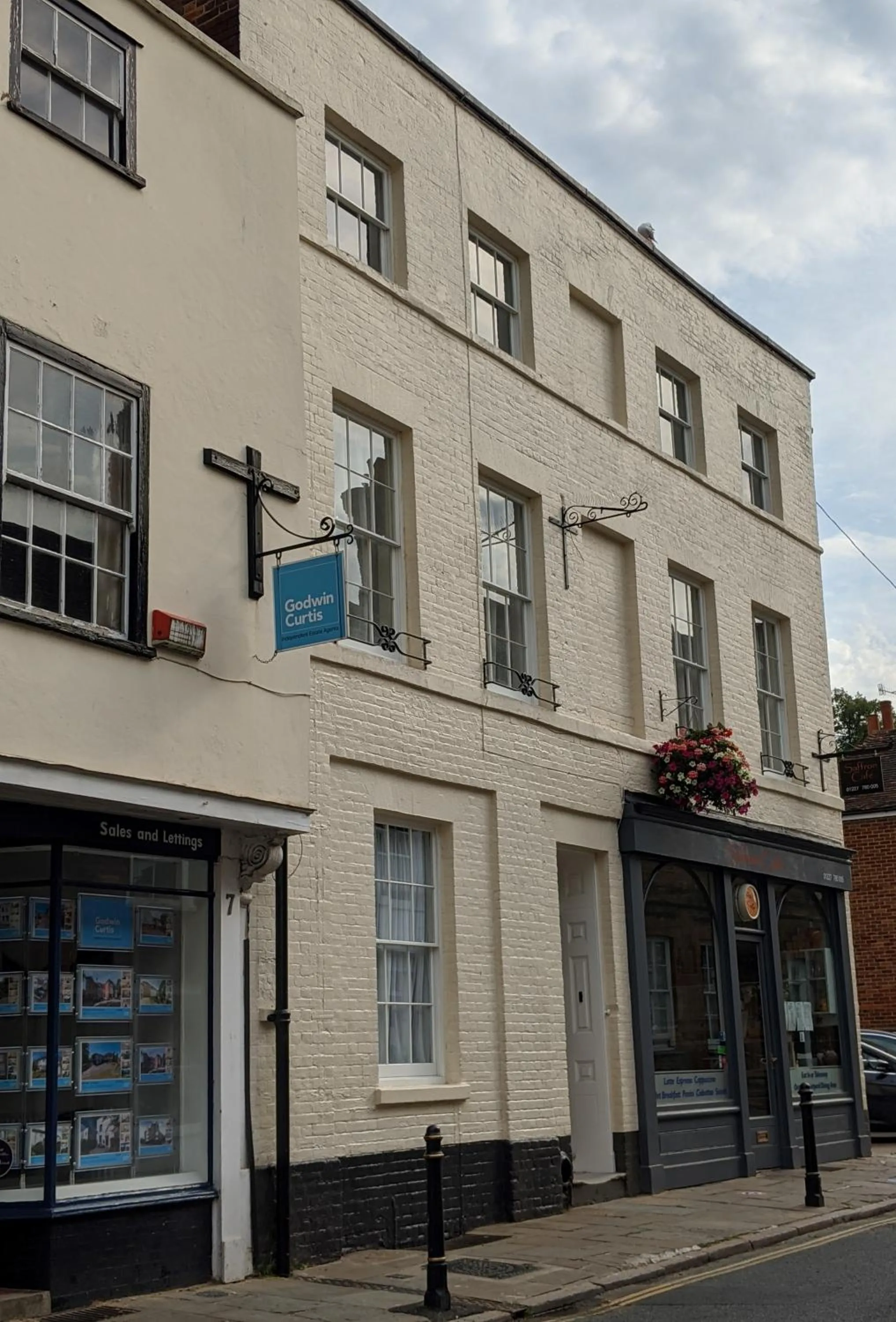 Facade/entrance in Number 8