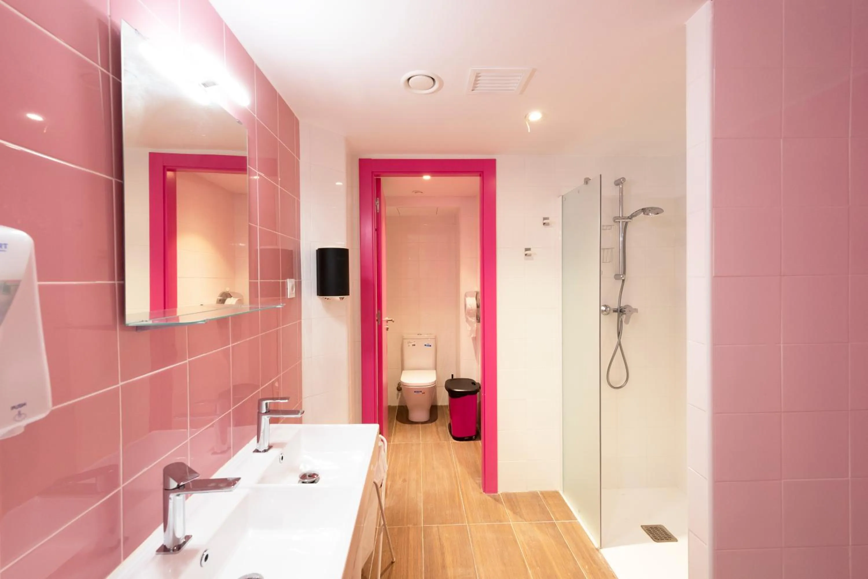 Bathroom in Hostelle - Women only hostel Barcelona