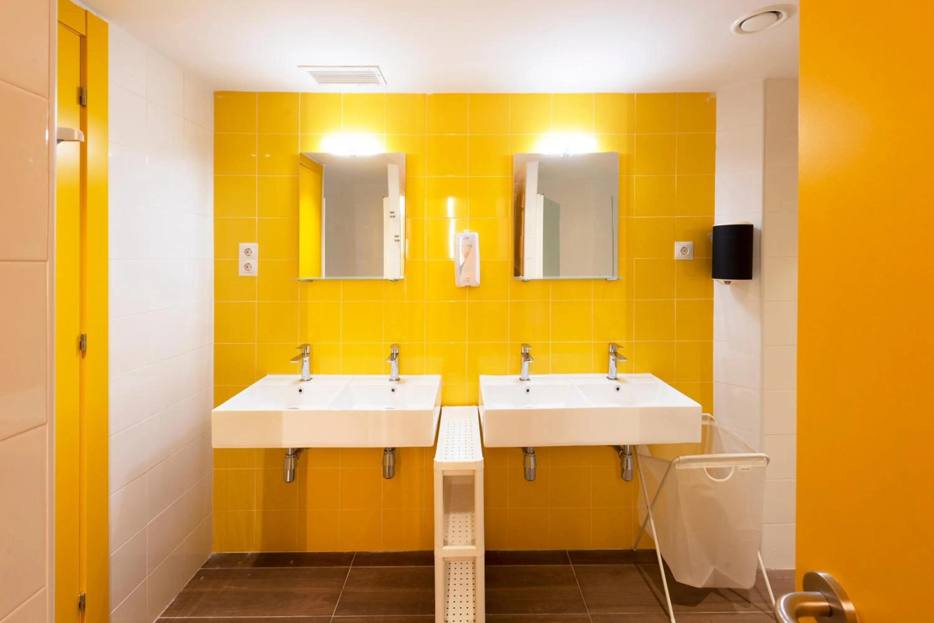 Bathroom in Hostelle - Women only hostel Barcelona