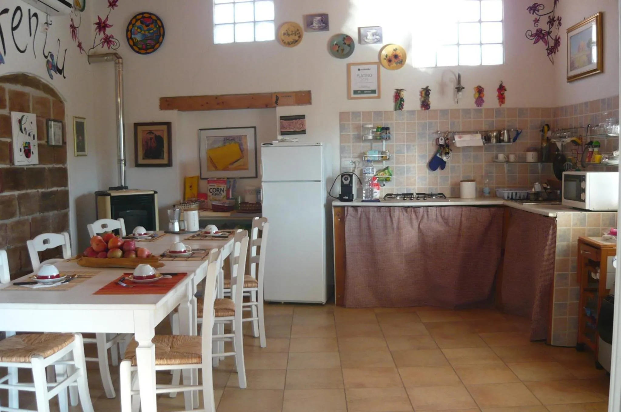 Kitchen or kitchenette in B&B Santu Larentu