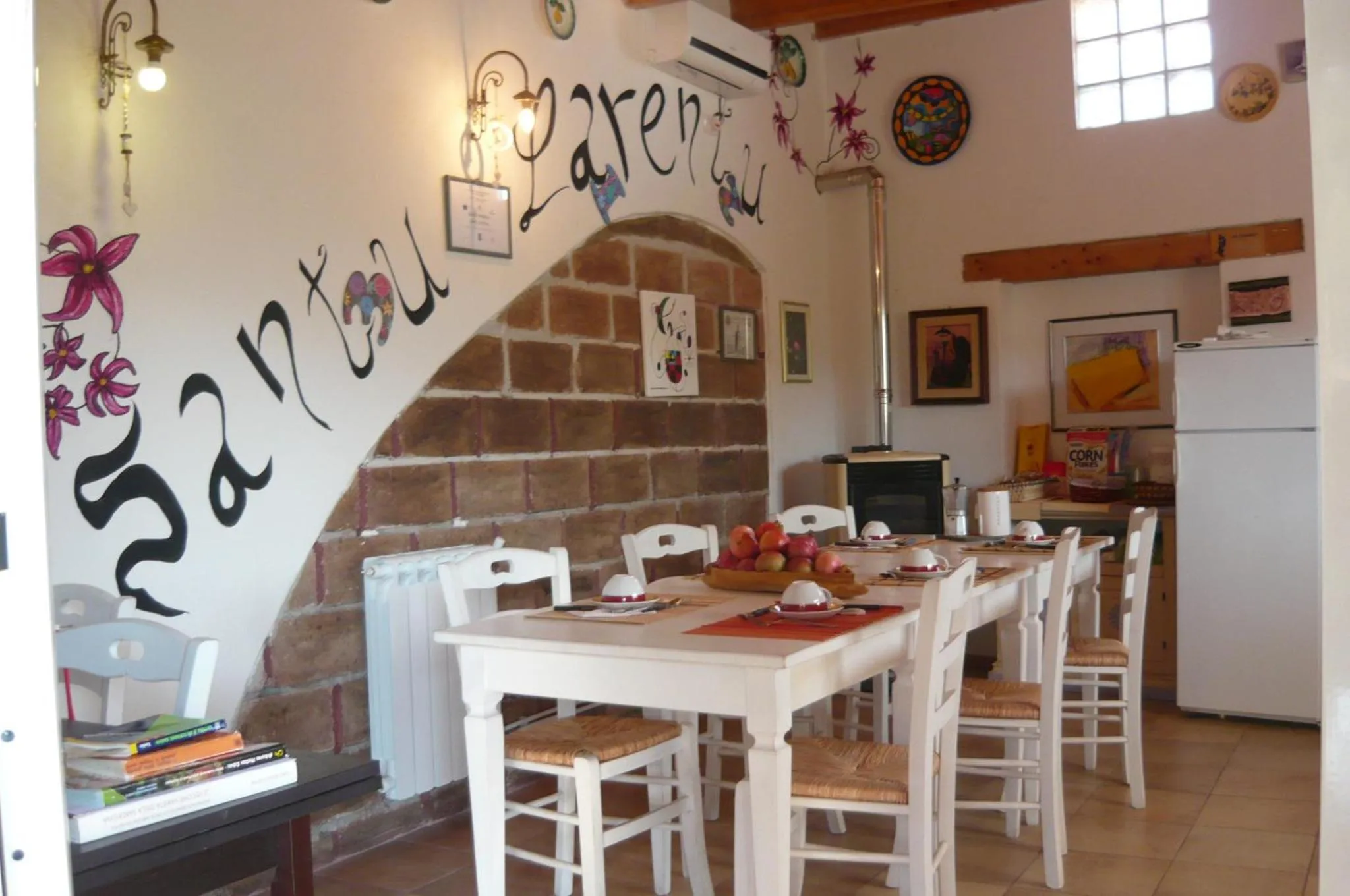 Kitchen or kitchenette in B&B Santu Larentu
