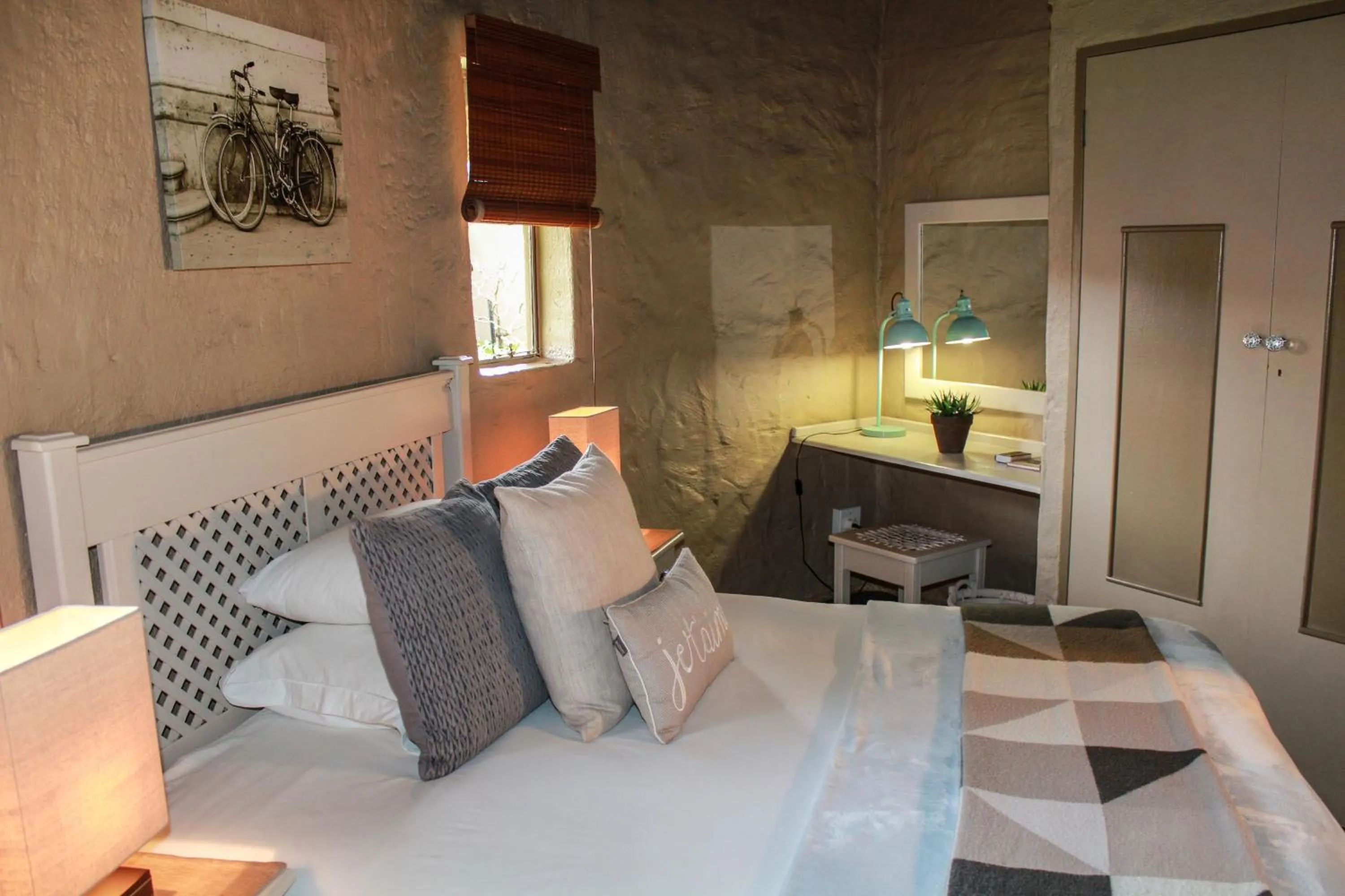 Family Bungalow in Siesta Guesthouse & Wedding Venue - Frankfort