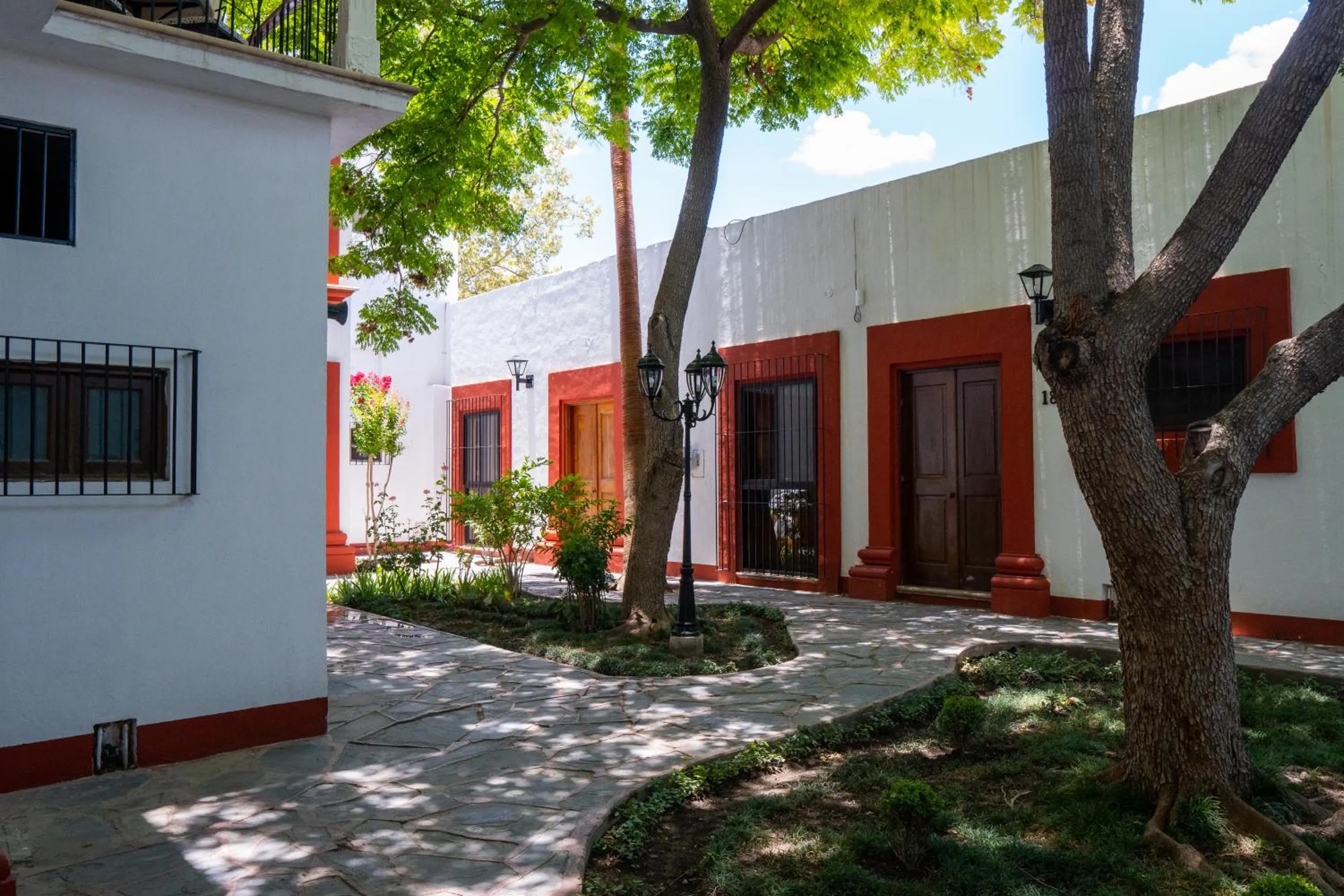 Patio in Hotel El Farol