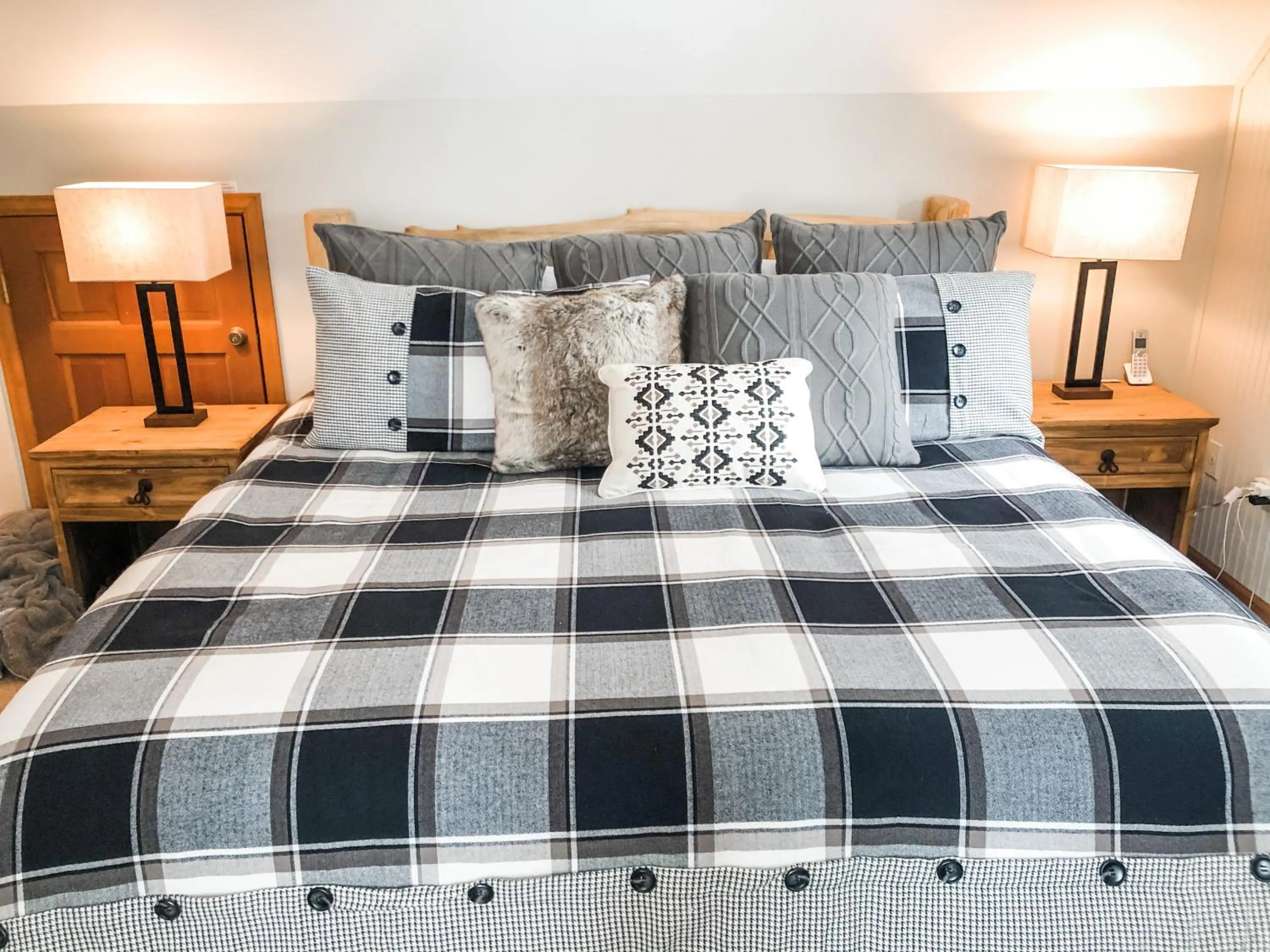 Bed in Riverfront Mountain Cottage Retreat