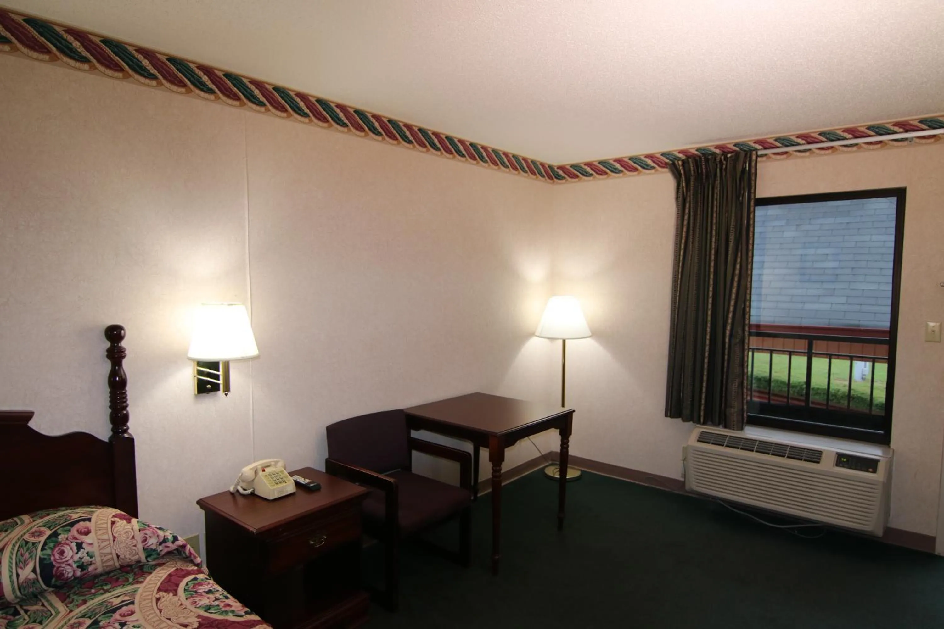 Bed in Executive Inn Kershaw