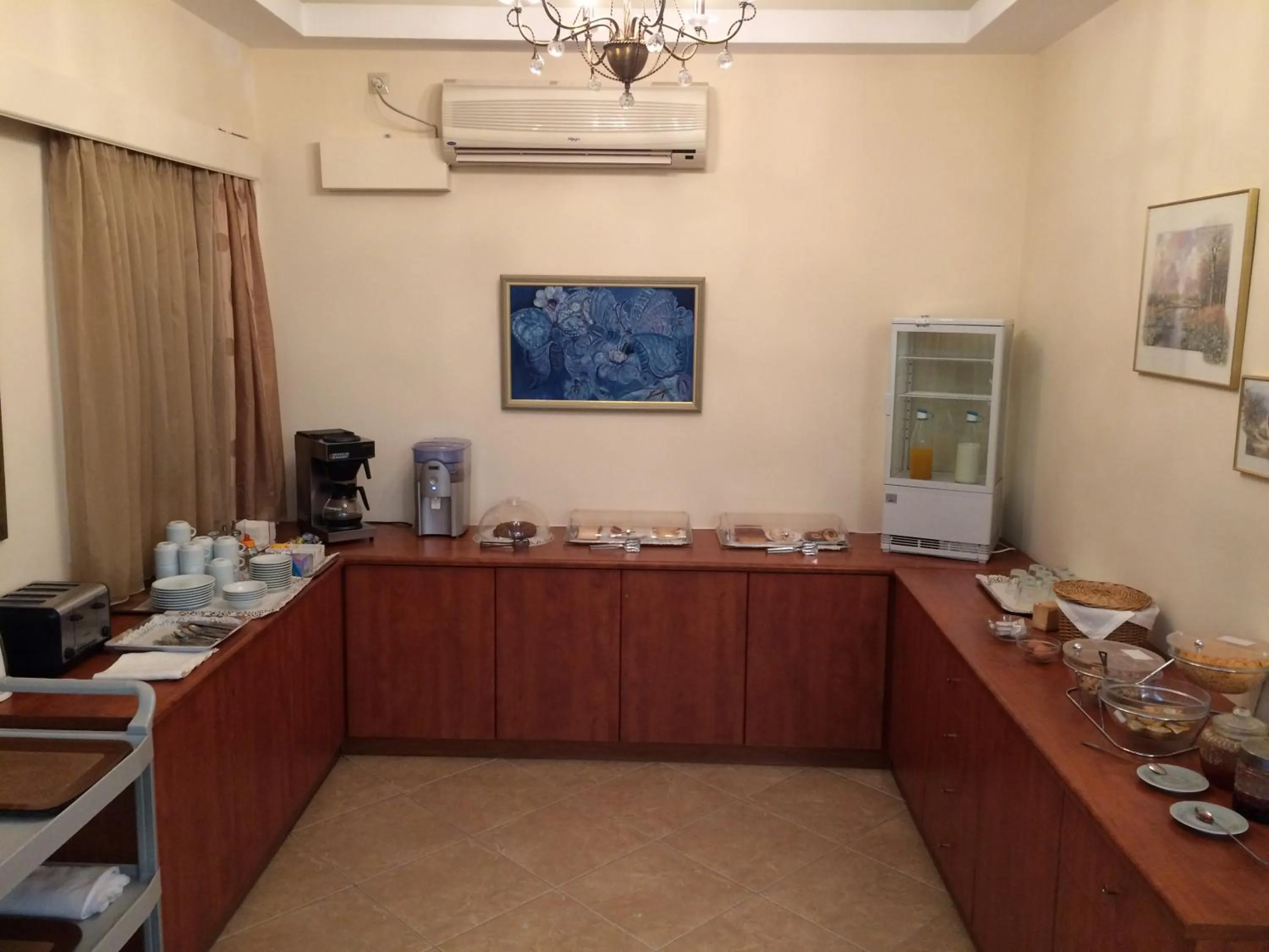 Food and drinks in Nefeli Boutique Hotel