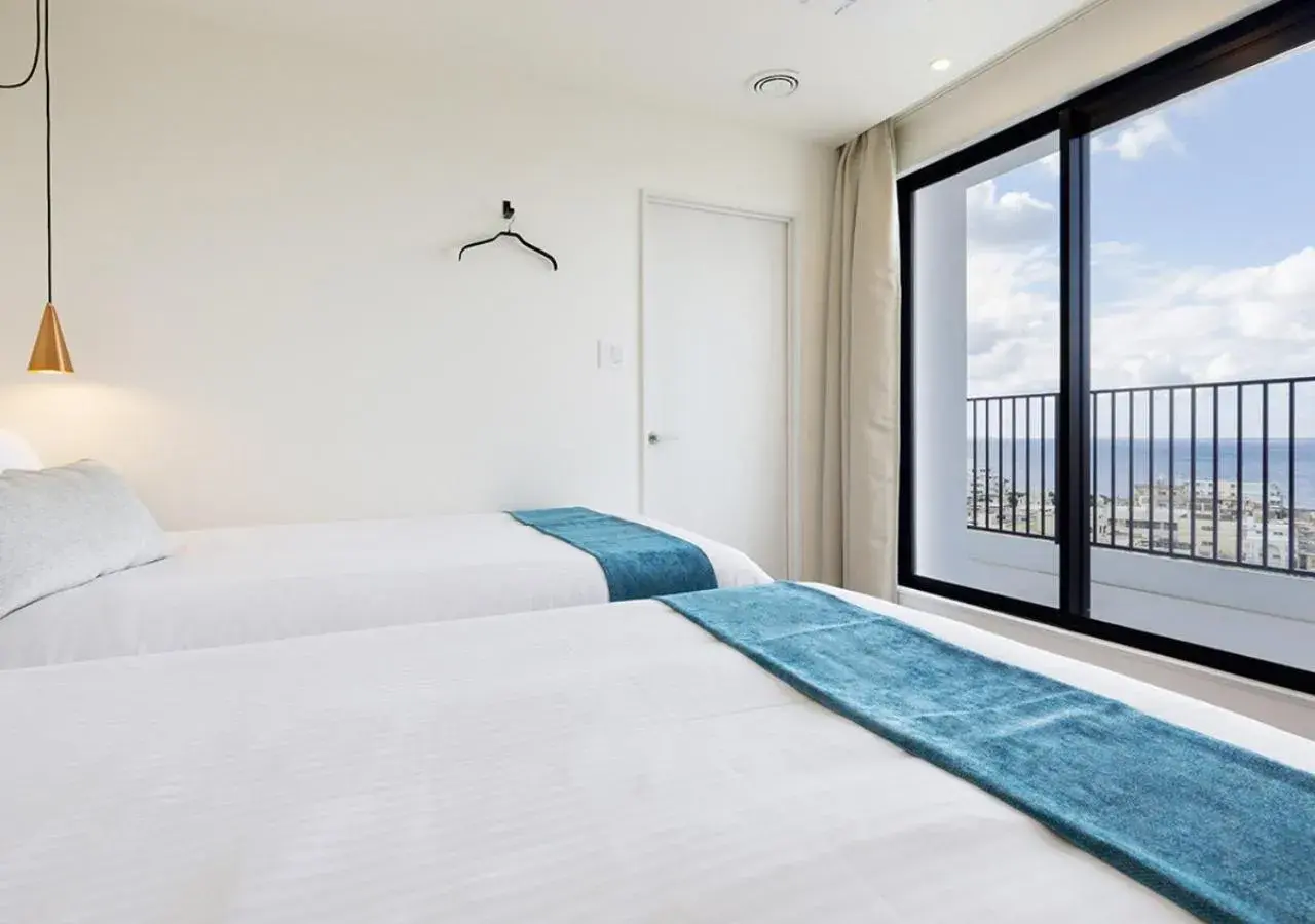 Bed in Blue Steak Wonder Chatan Bed in Blue Steak Wonder Chatan