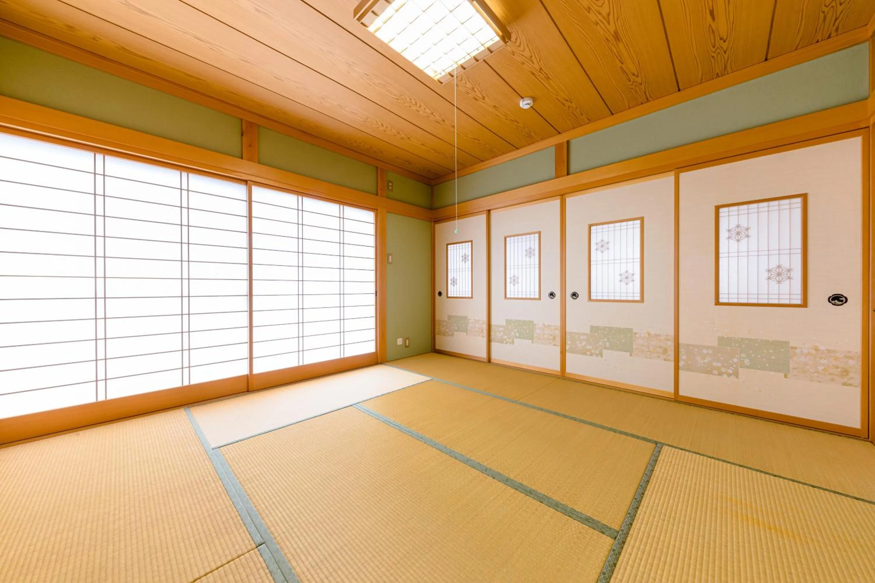 Bed in 130平米 和モダン邸宅 非日常を愉しむ 最大20名宿泊可 iine