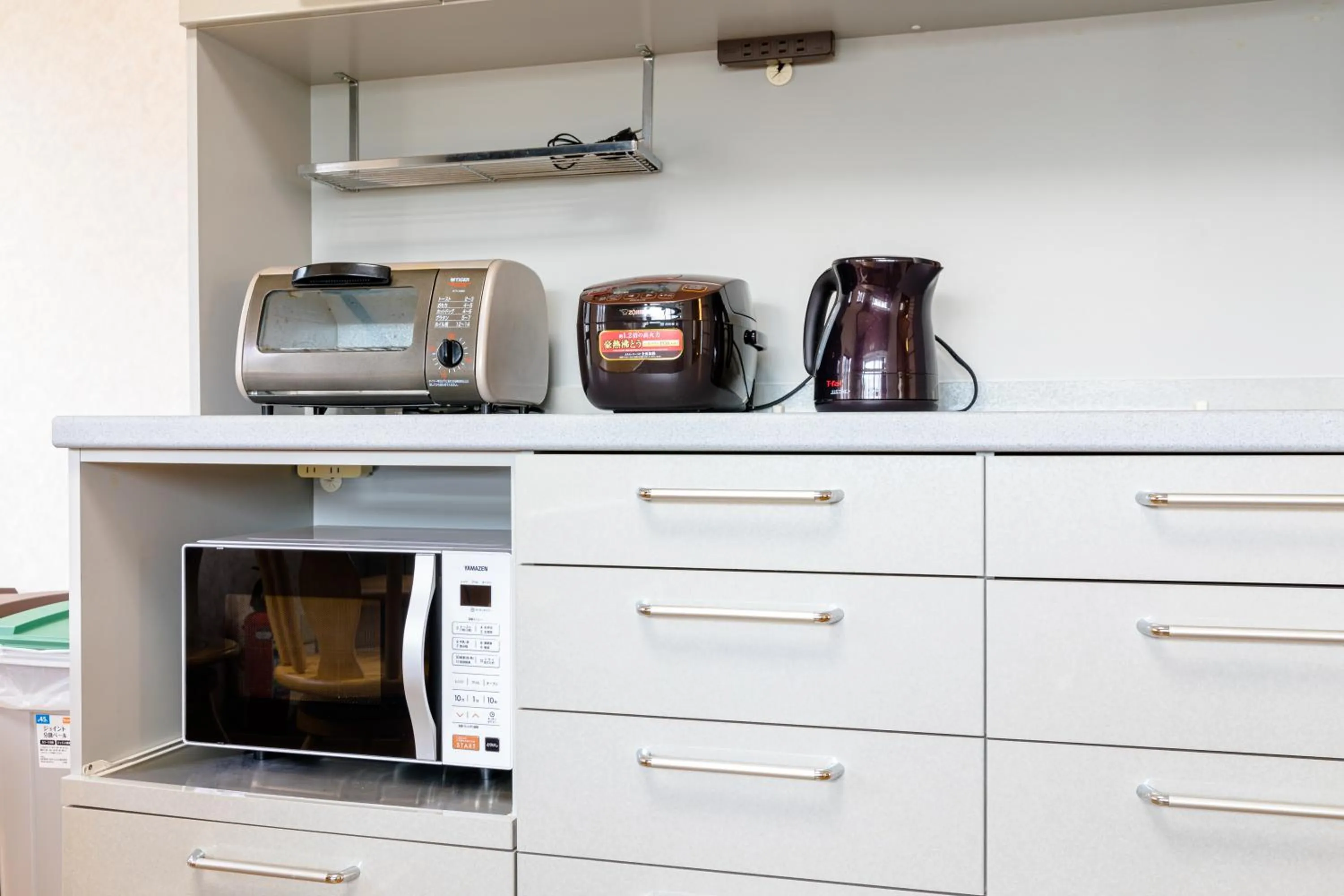 Coffee/tea facilities in 130平米 和モダン邸宅 非日常を愉しむ 最大20名宿泊可 iine