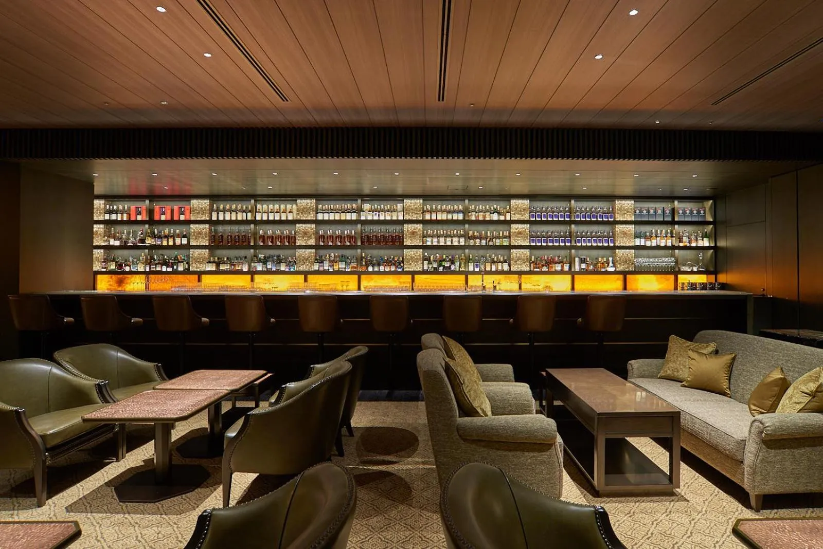 Lounge or bar in The Okura Heritage Tokyo