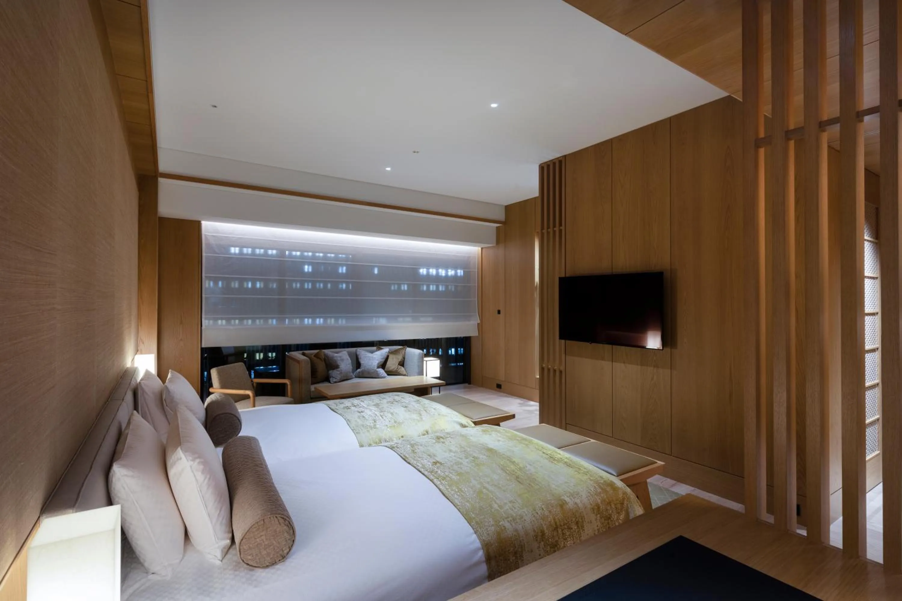 Photo of the whole room, Bed in The Okura Heritage Tokyo