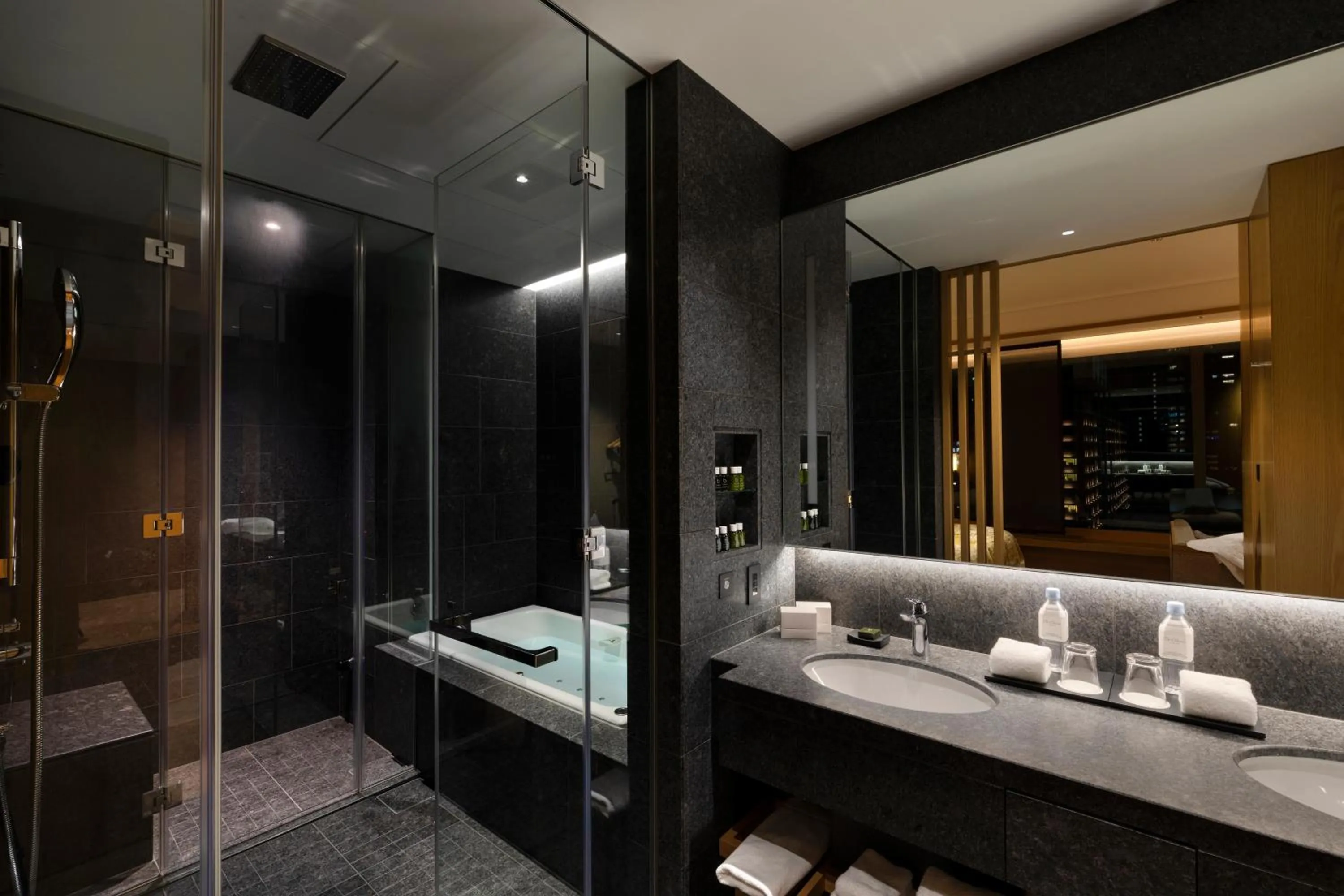 Bathroom in The Okura Heritage Tokyo