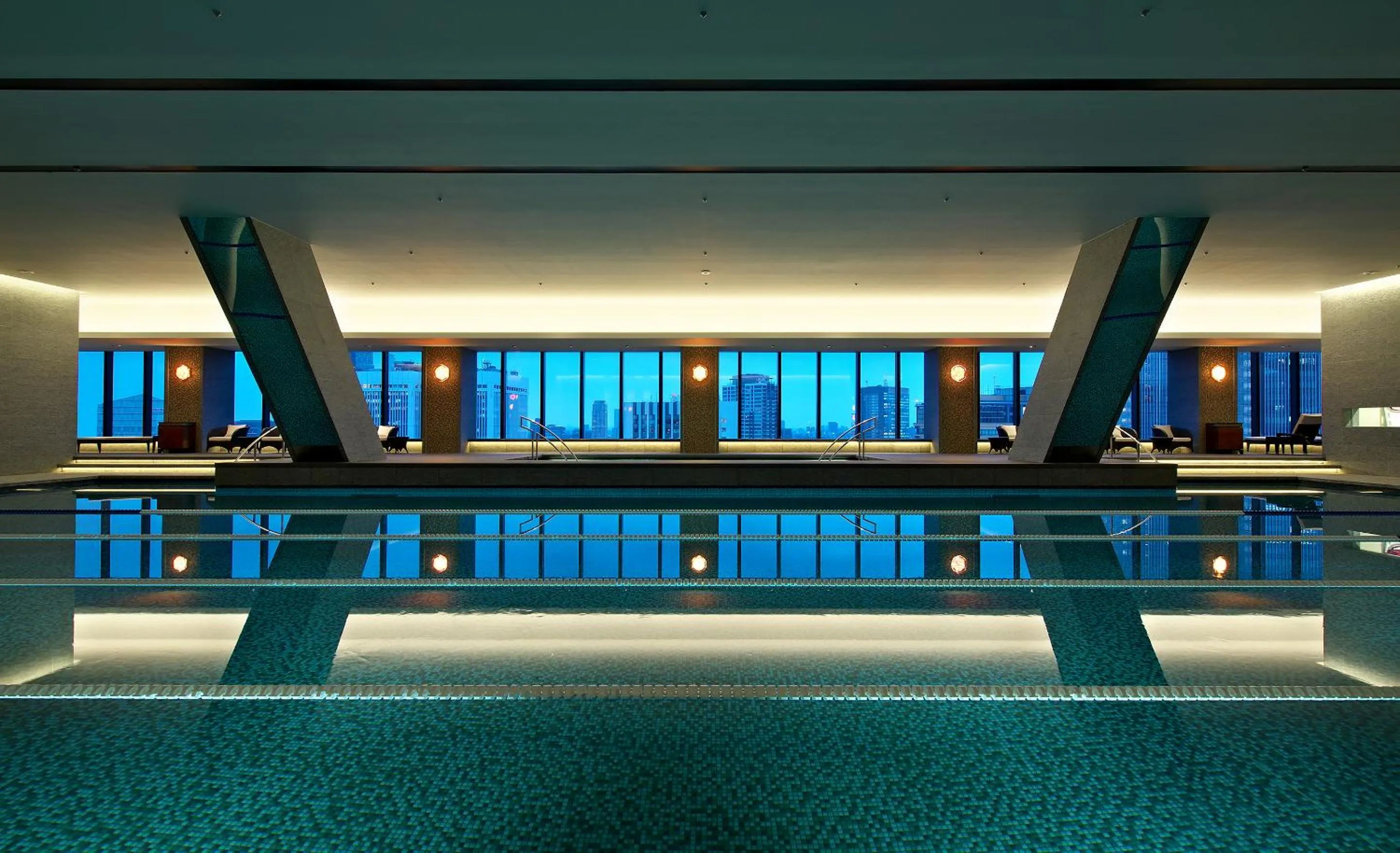 Swimming pool in The Okura Heritage Tokyo