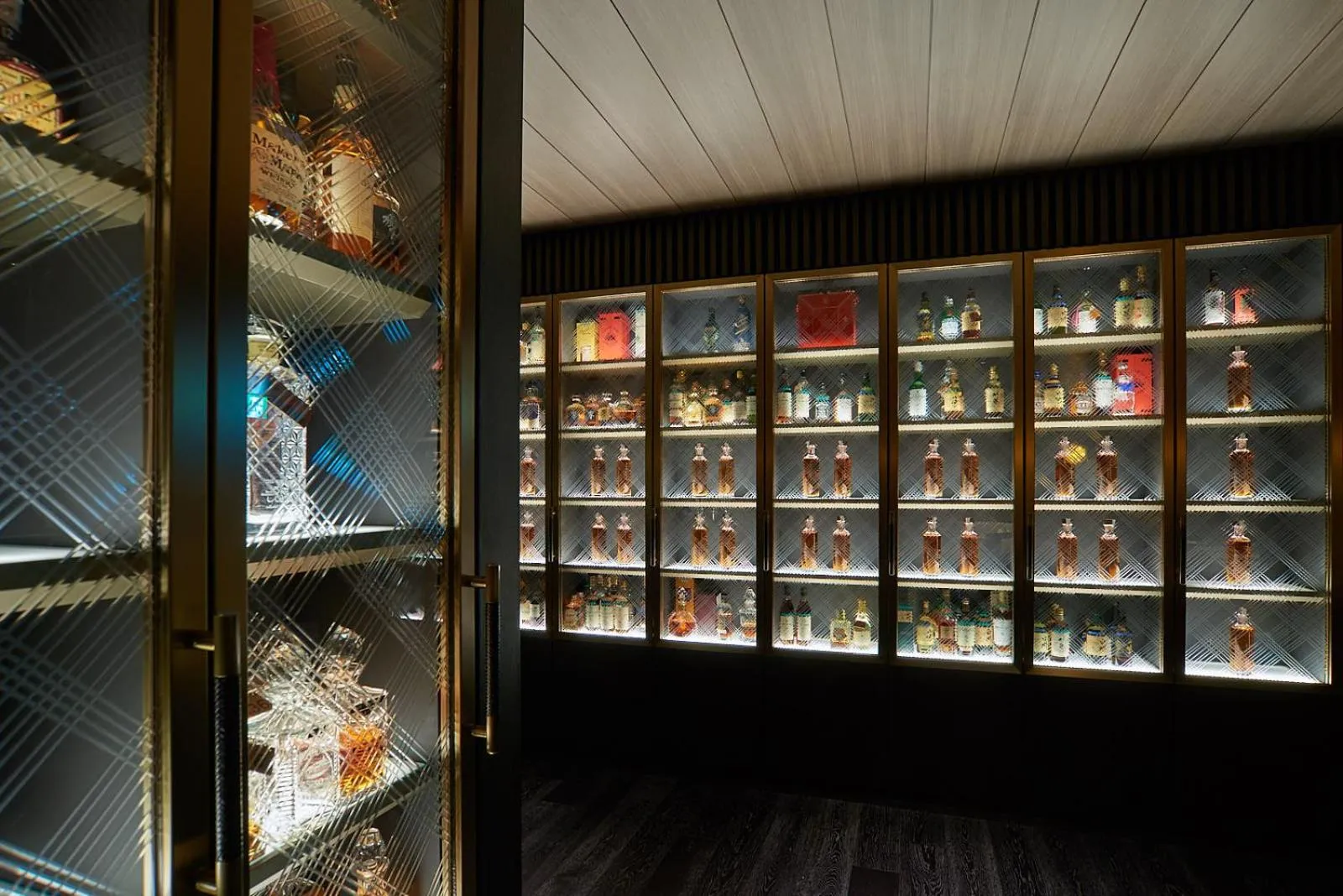 Lounge or bar in The Okura Heritage Tokyo