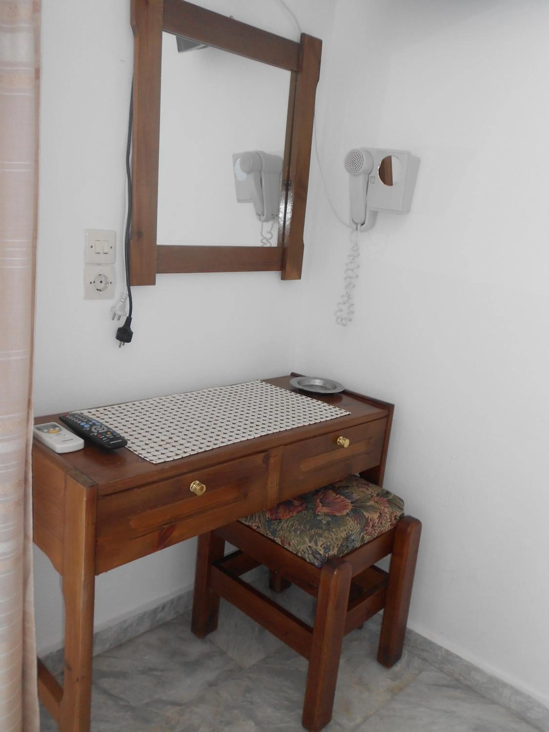 Seating area in Zorbas Hotel