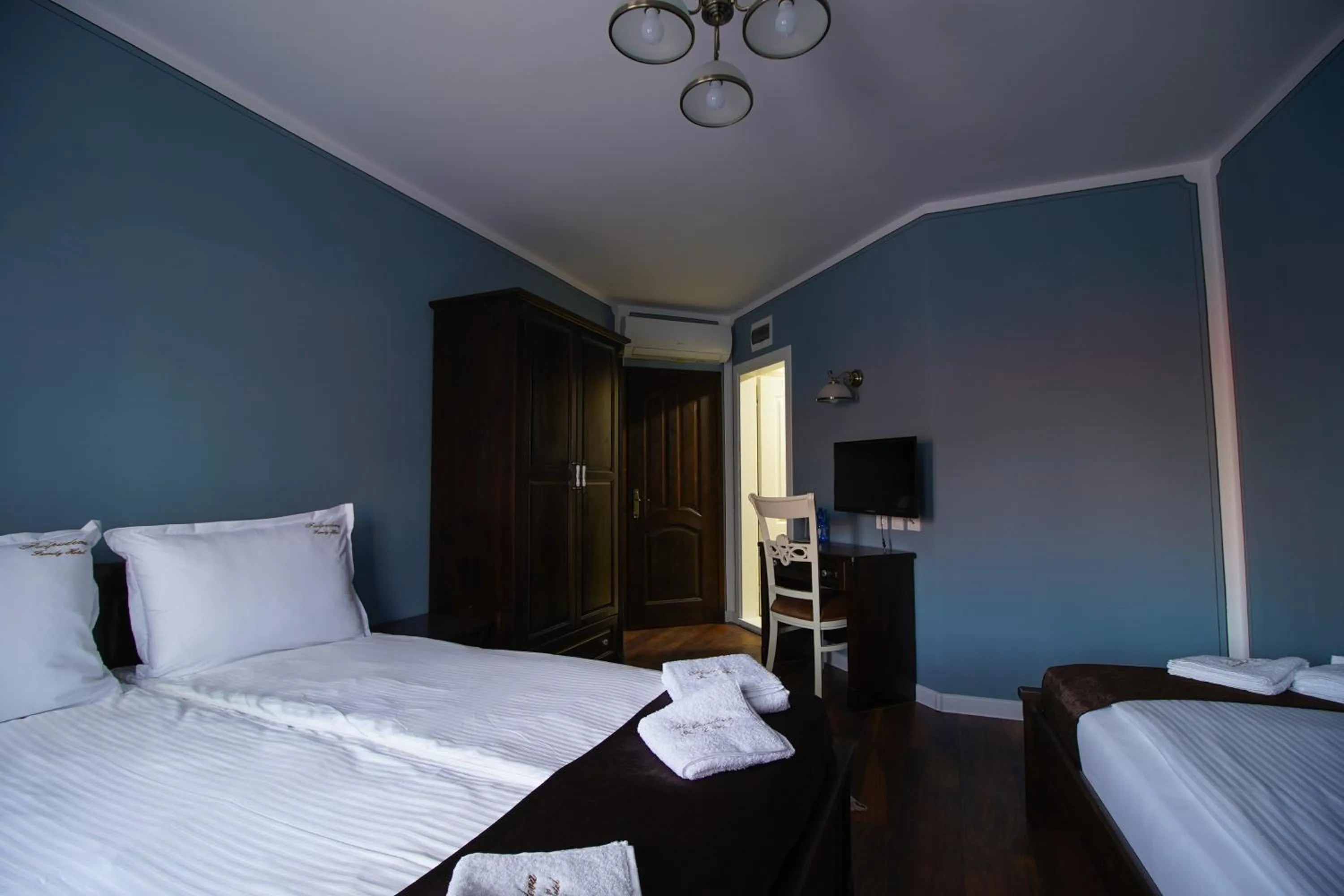 Bed in Pulpudeva Family Hotel