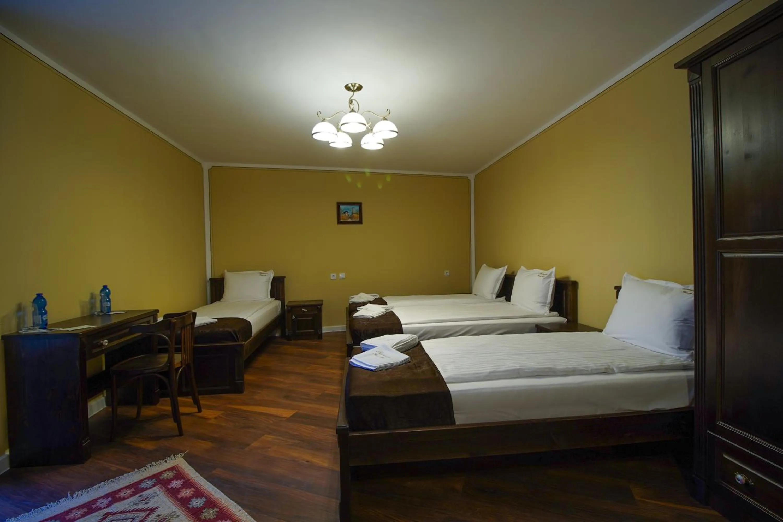 Bed in Pulpudeva Family Hotel