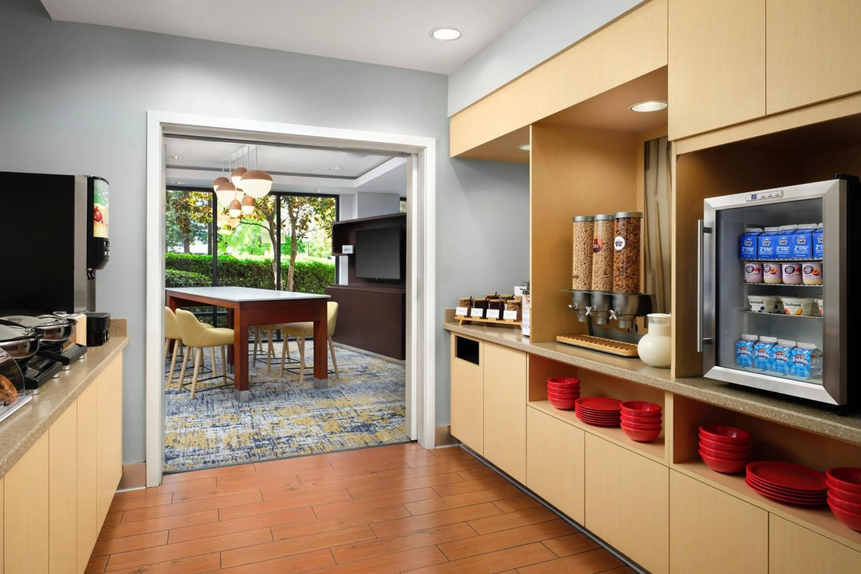 Breakfast in TownePlace Suites San Jose Santa Clara