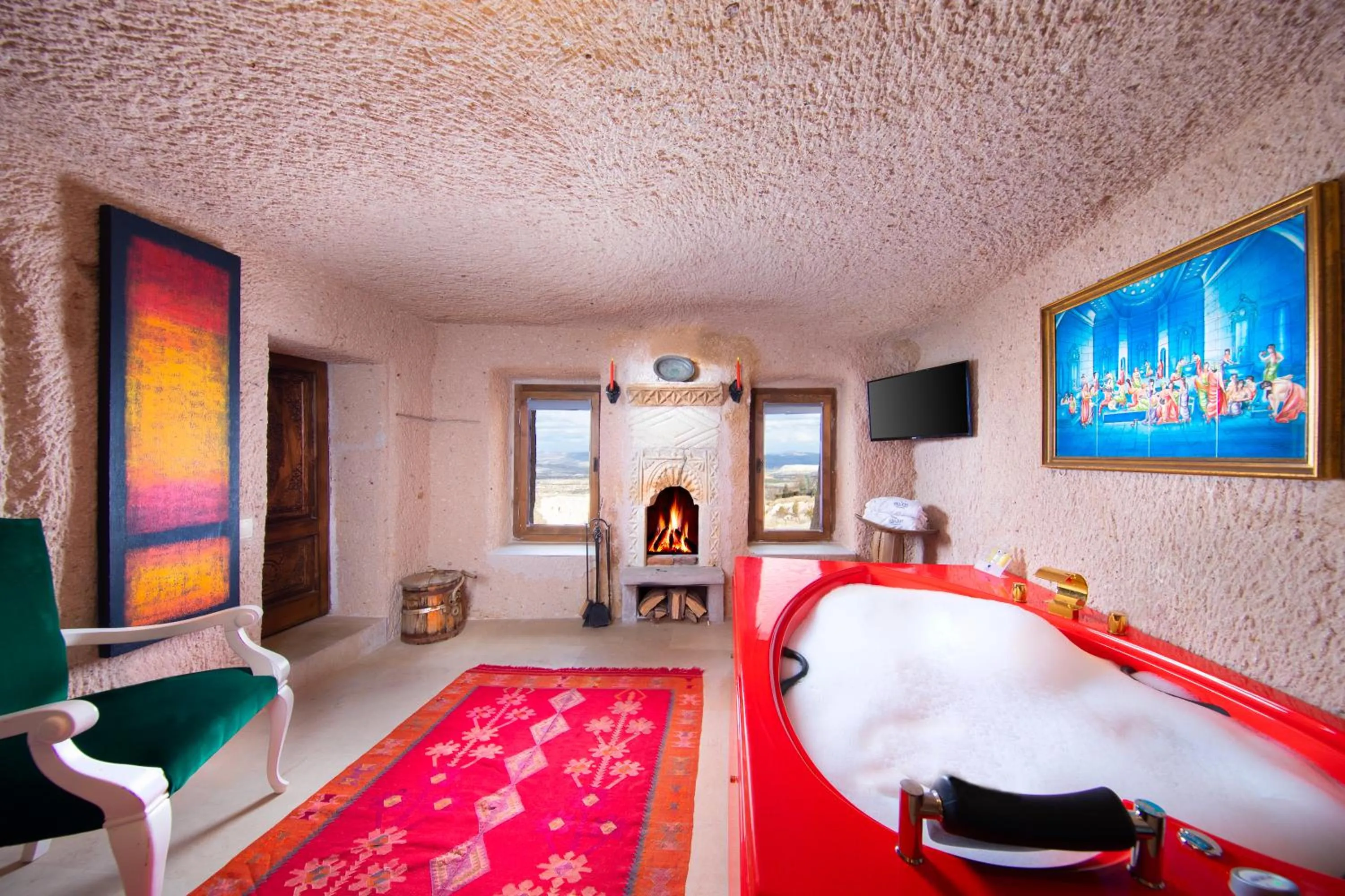 Hot Tub, Bed in Cappadocia Fairy Chimneys Selfie Cave Hotels - Special Class
