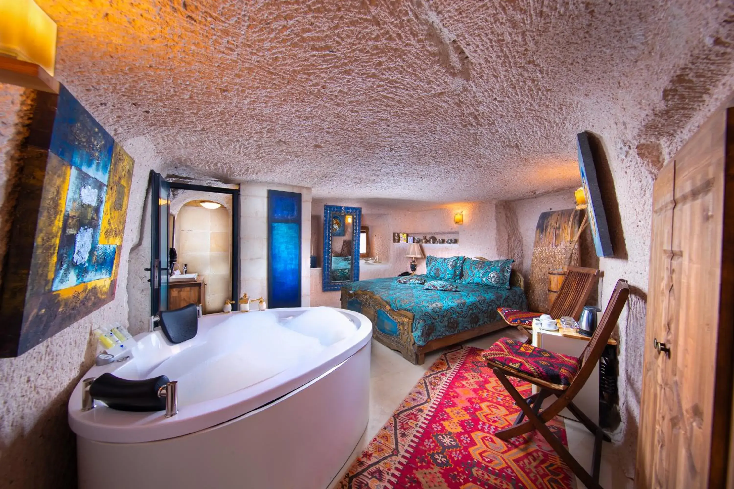 Bed in Cappadocia Fairy Chimneys Selfie Cave Hotels - Special Class Bed in Cappadocia Fairy Chimneys Selfie Cave Hotels - Special Class