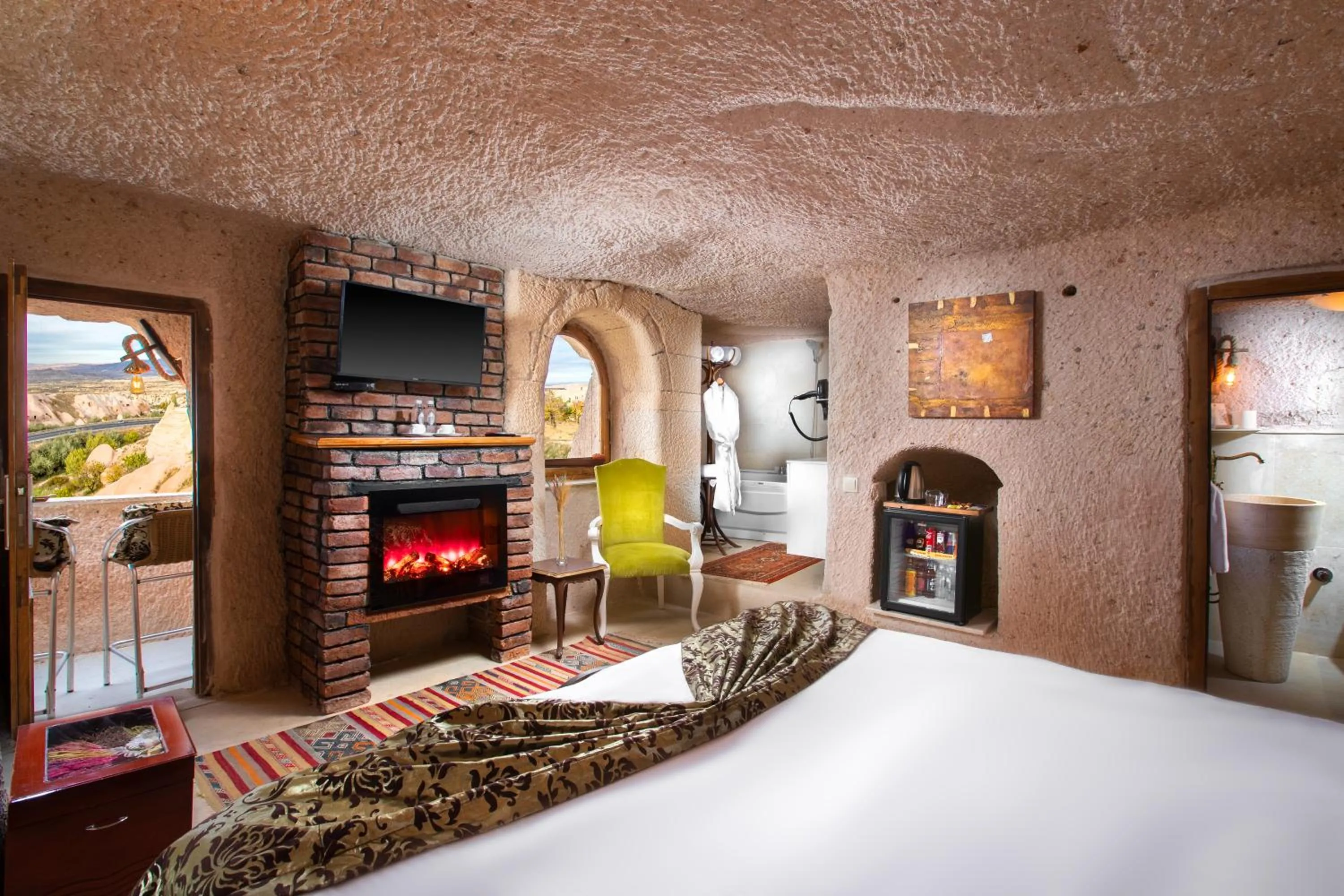 Bed in Cappadocia Fairy Chimneys Selfie Cave Hotels - Special Class