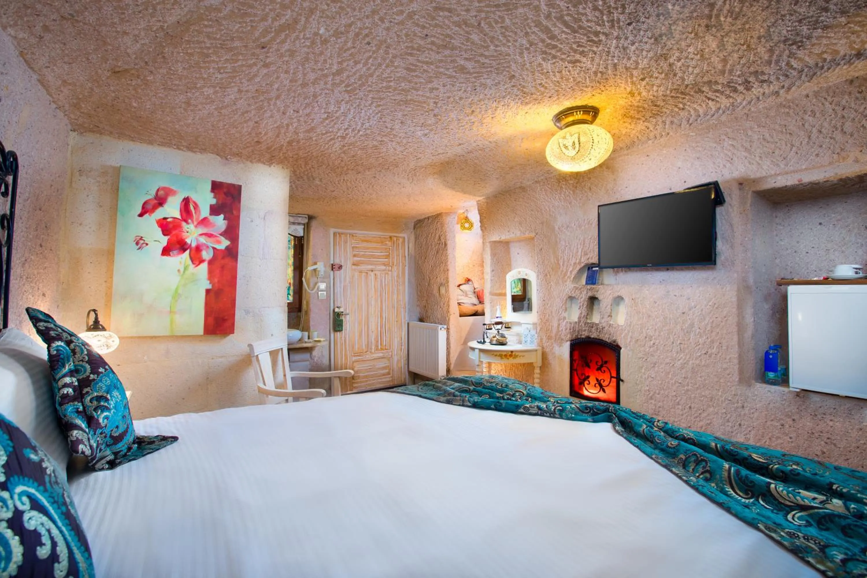 Bed in Cappadocia Fairy Chimneys Selfie Cave Hotels - Special Class