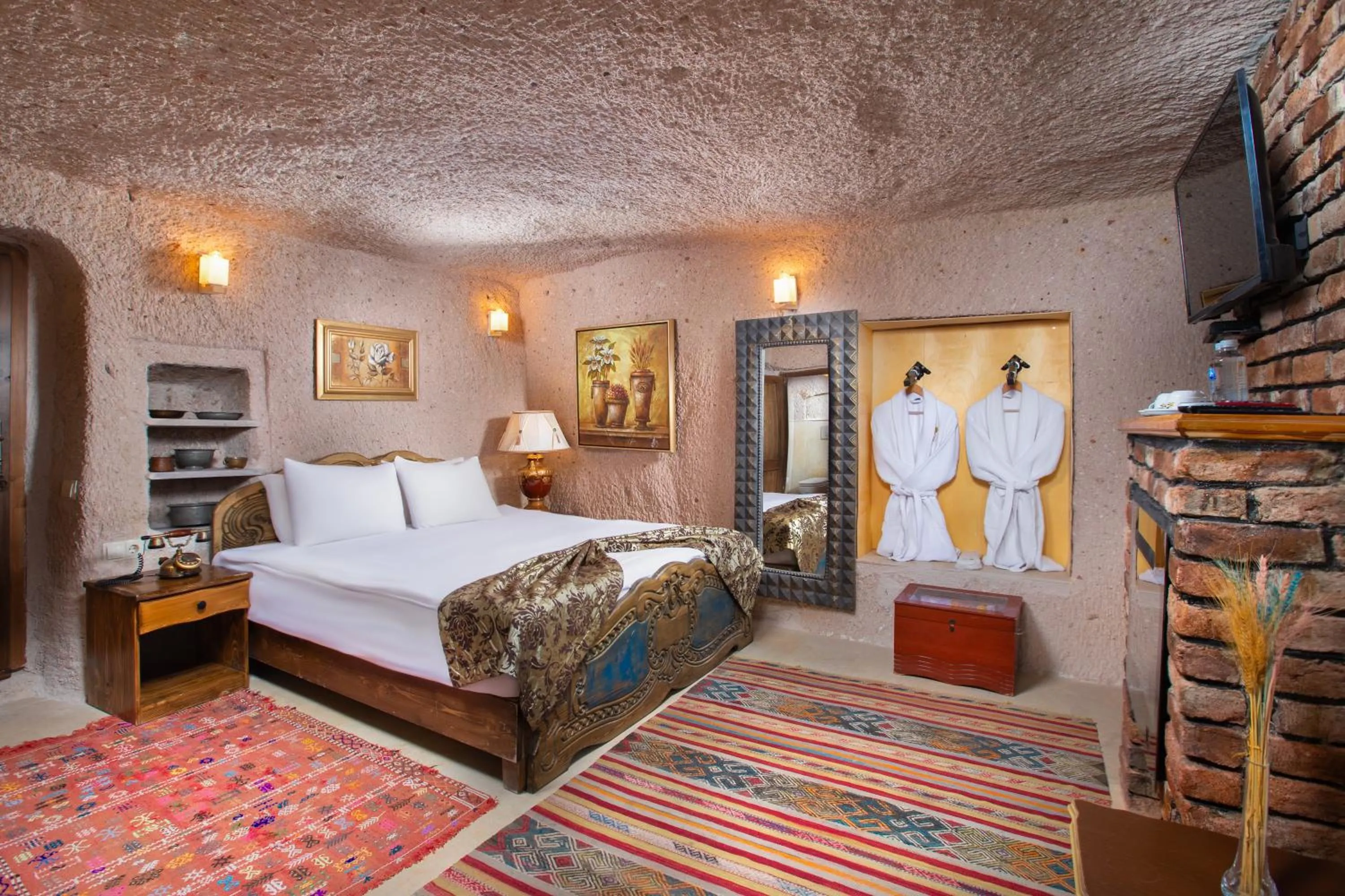 Bed in Cappadocia Fairy Chimneys Selfie Cave Hotels - Special Class