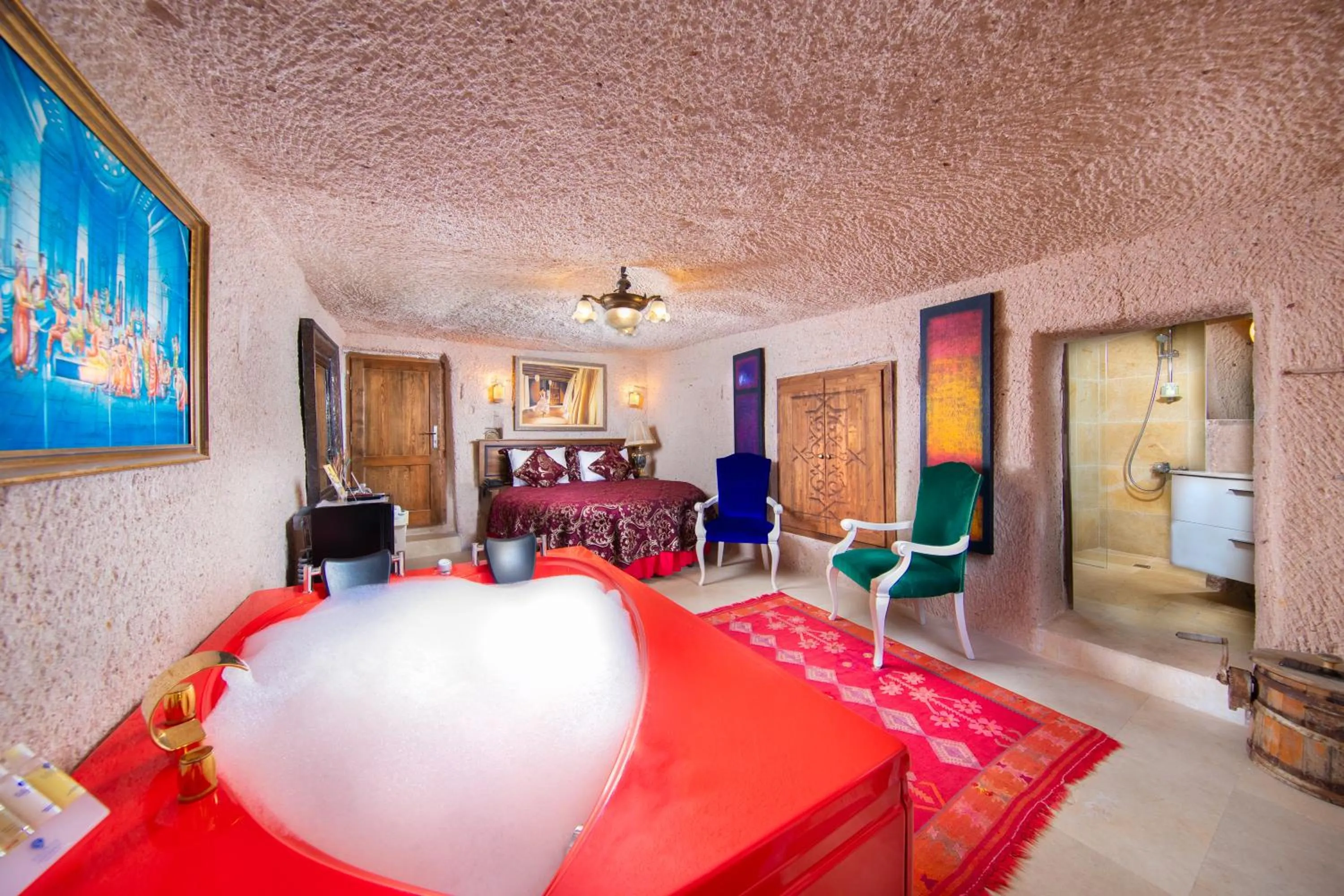 Hot Tub in Cappadocia Fairy Chimneys Selfie Cave Hotels - Special Class