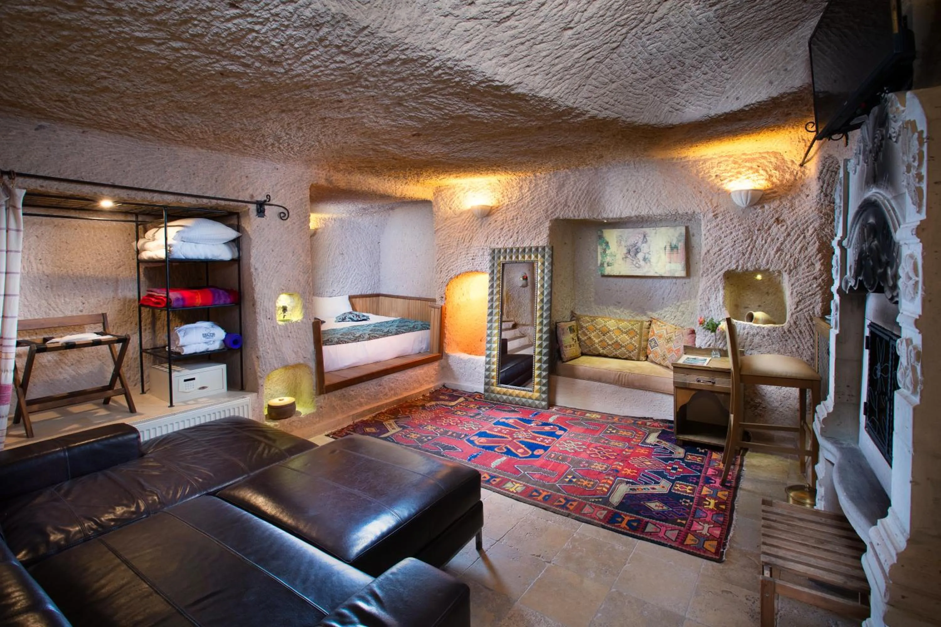 Bed in Cappadocia Fairy Chimneys Selfie Cave Hotels - Special Class