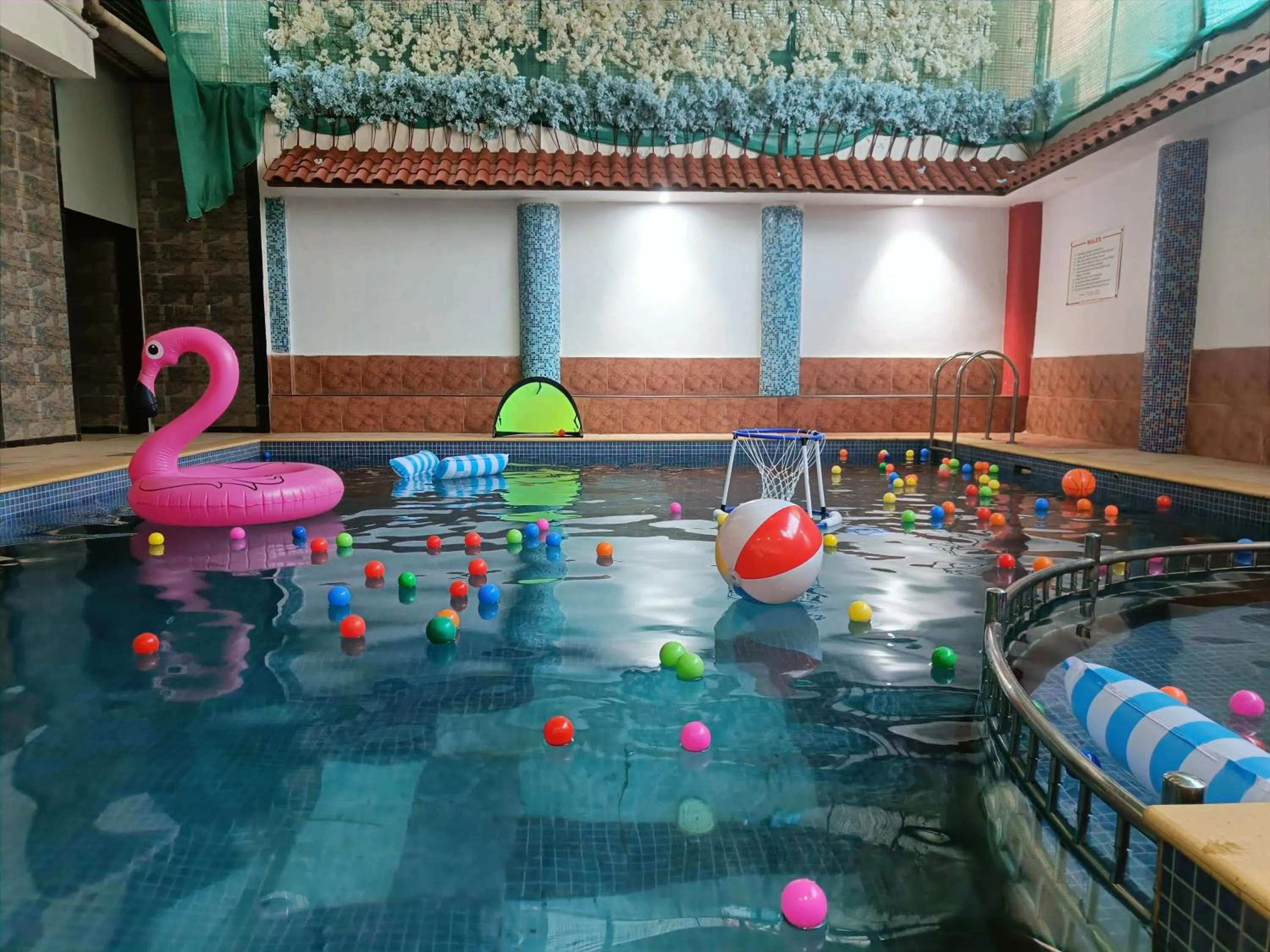 Swimming pool in Hotel Pratap Heritage