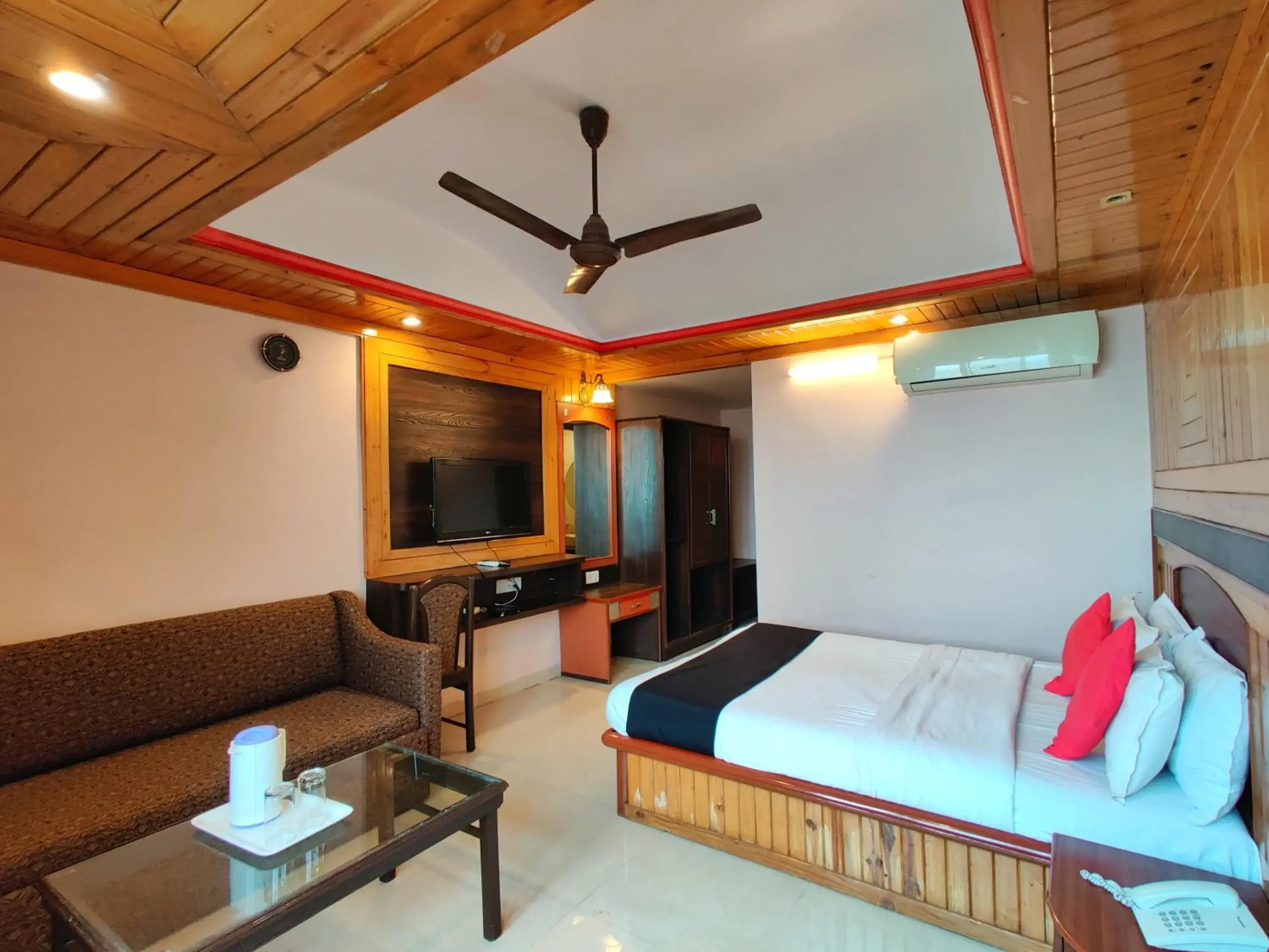 View (from property/room), Bed in Hotel Pratap Heritage View (from property/room), Bed in Hotel Pratap Heritage